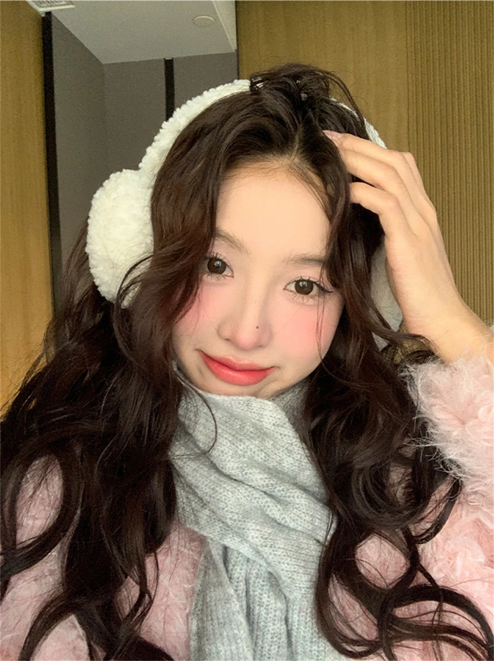 Cute Plush Headphones Winter Earmuffs Women's Warm Soft Ear Covers Imitation Cashmere Hair Band Fashion Earflap Outdoor Supplies