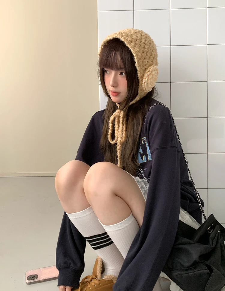 Sweet And Lovely Three-Dimensional Flower Knitted Handmade Women's Autumn And Winter Atmosphere Warm Earmuffs