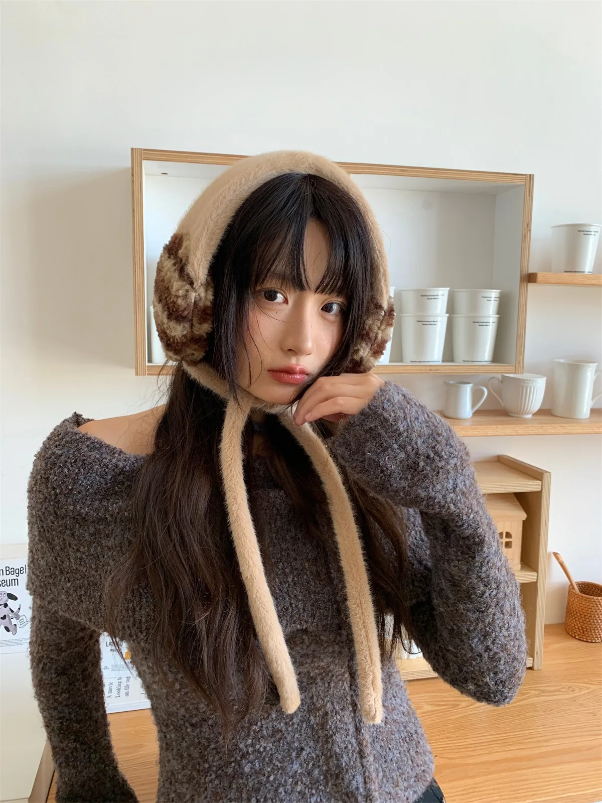 Korean Sweet Pink Hand-knitted Plush Earmuffs for Women Autumn and Winter Travel To Keep Warm and Versatile Hair Accessories