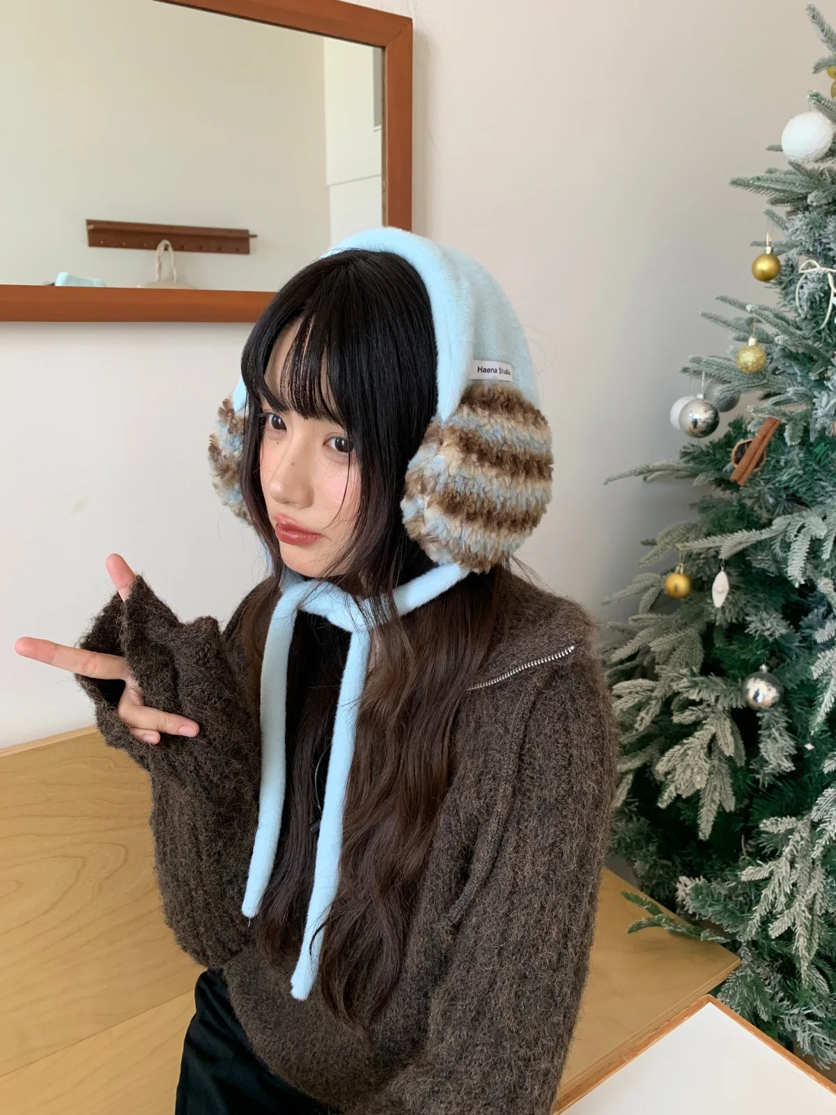 Korean Sweet Pink Hand-knitted Plush Earmuffs for Women Autumn and Winter Travel To Keep Warm and Versatile Hair Accessories