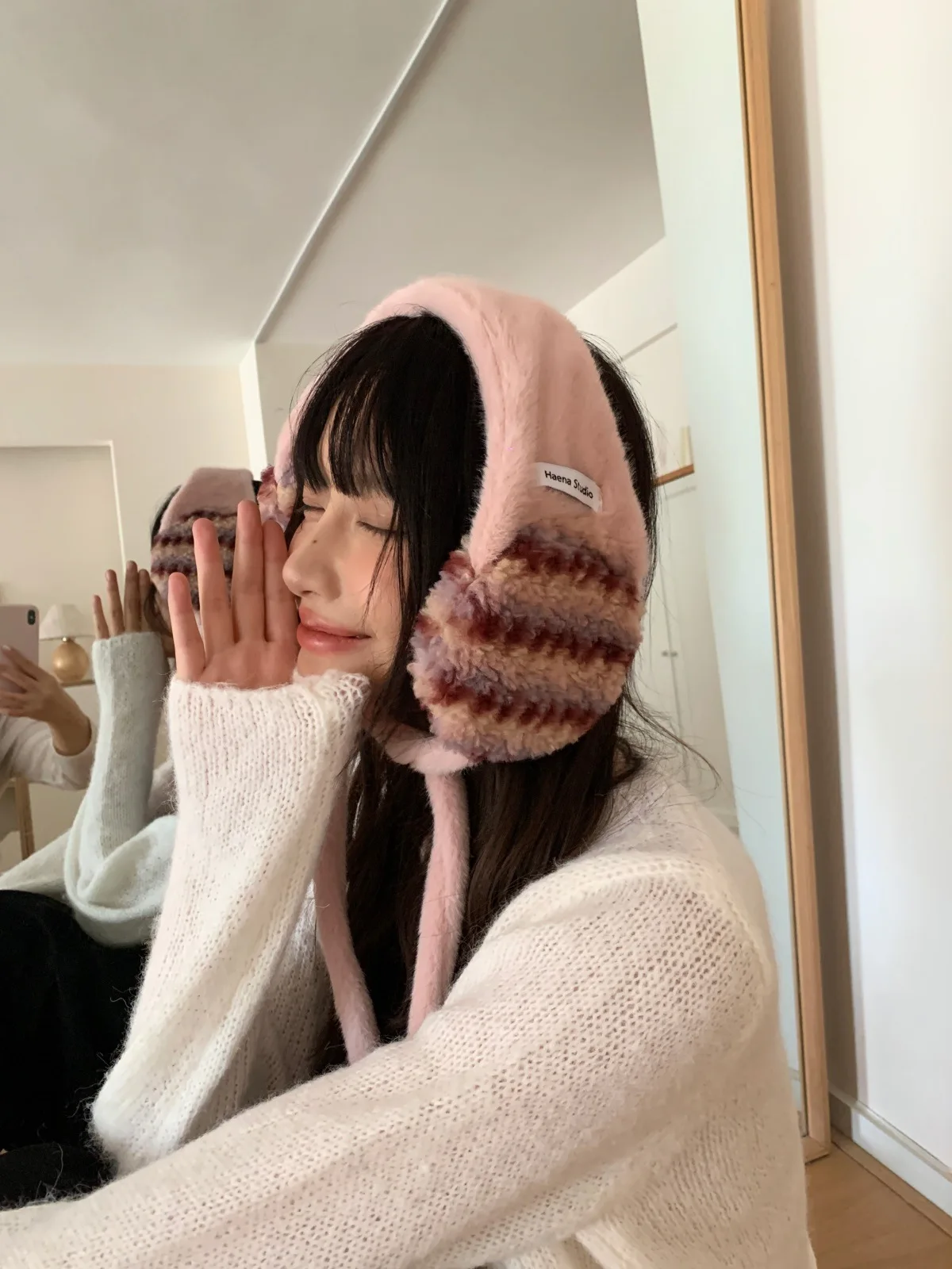 Korean Sweet Pink Hand-knitted Plush Earmuffs for Women Autumn and Winter Travel To Keep Warm and Versatile Hair Accessories