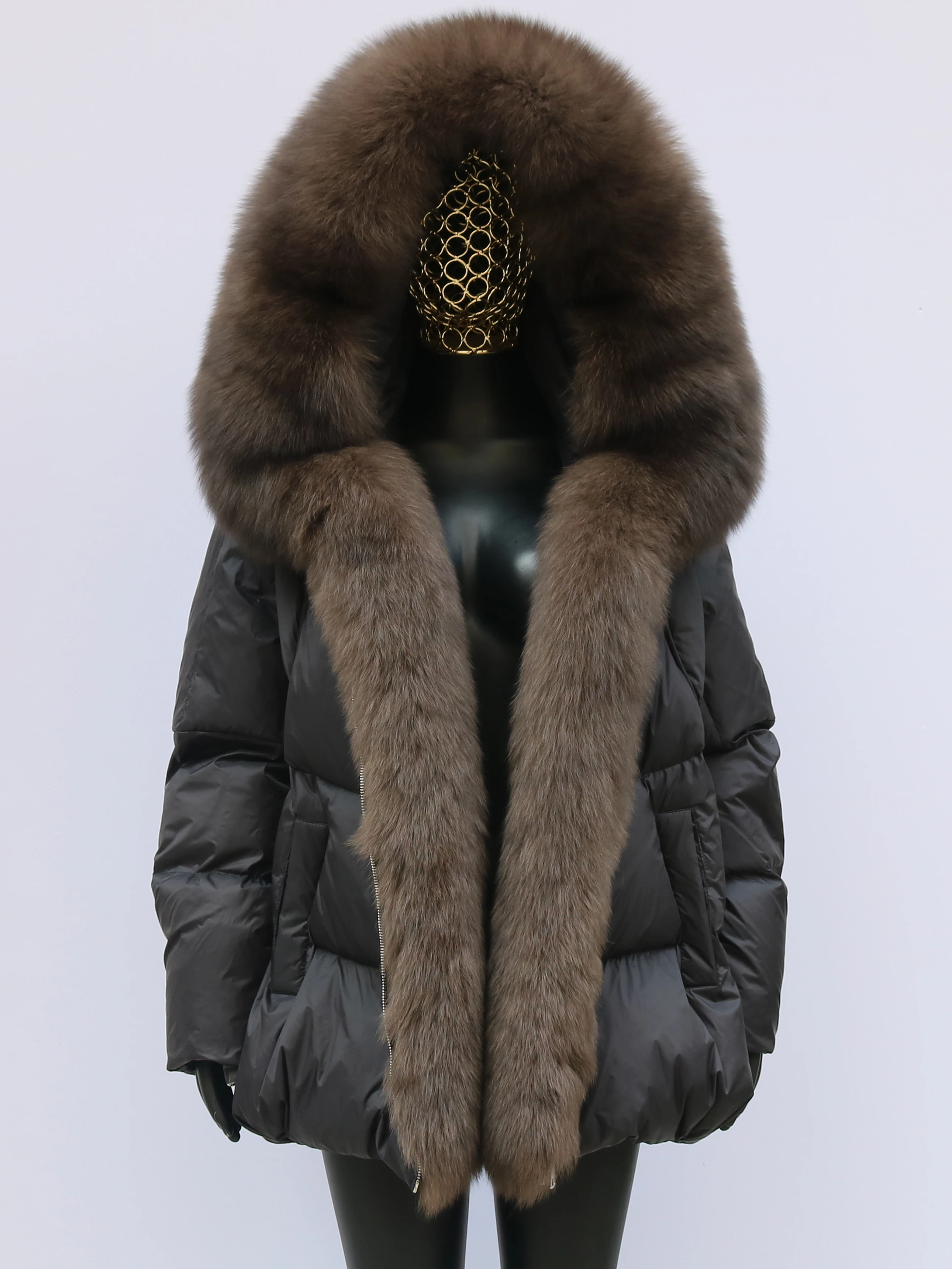 Fashion Outerwear Luxury 20234Winter Women Coat White Duck Down Jacket Super Large Real Silver Fox Fur Hooded Collar with Knit S