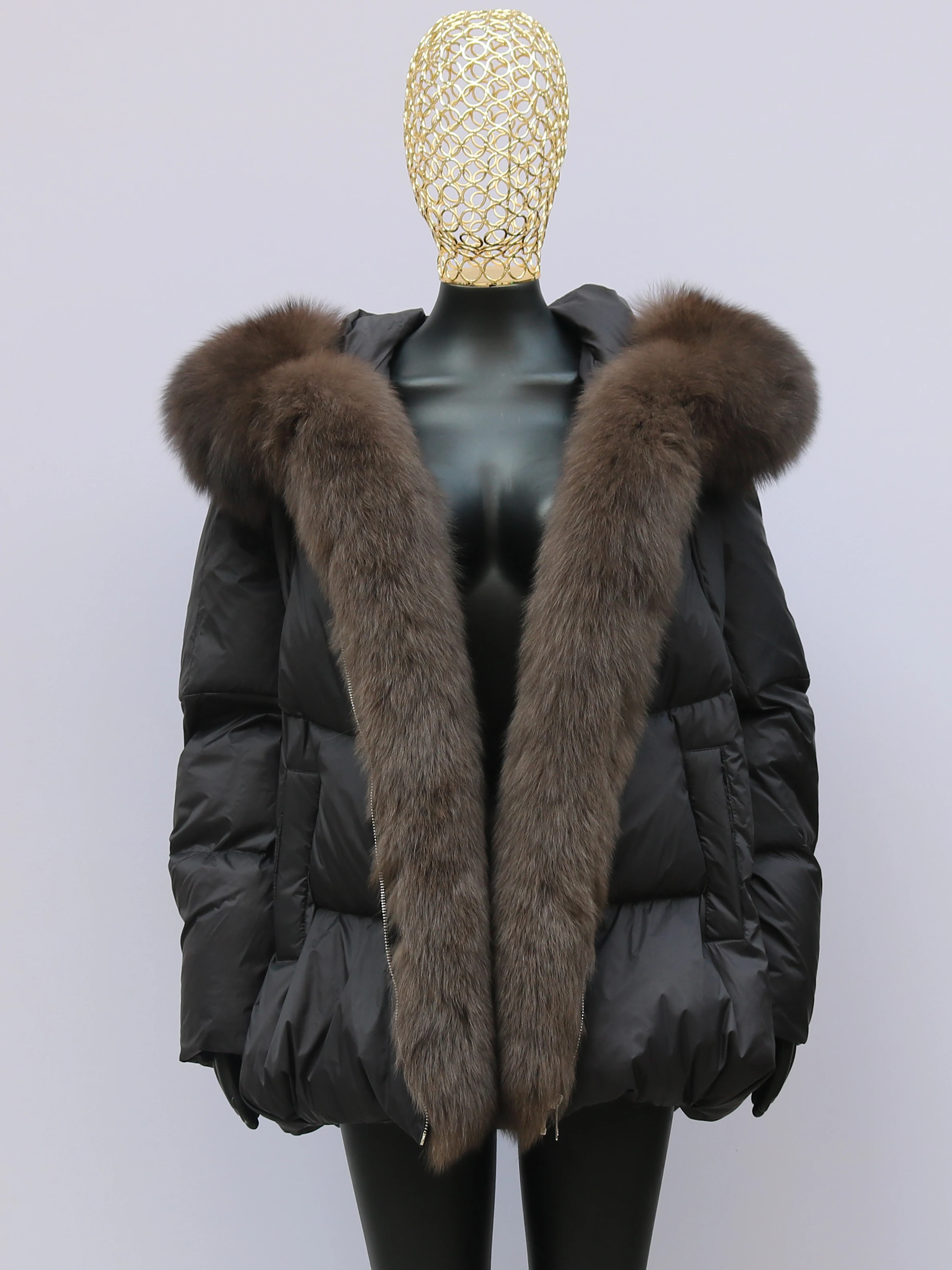 Fashion Outerwear Luxury 20234Winter Women Coat White Duck Down Jacket Super Large Real Silver Fox Fur Hooded Collar with Knit S