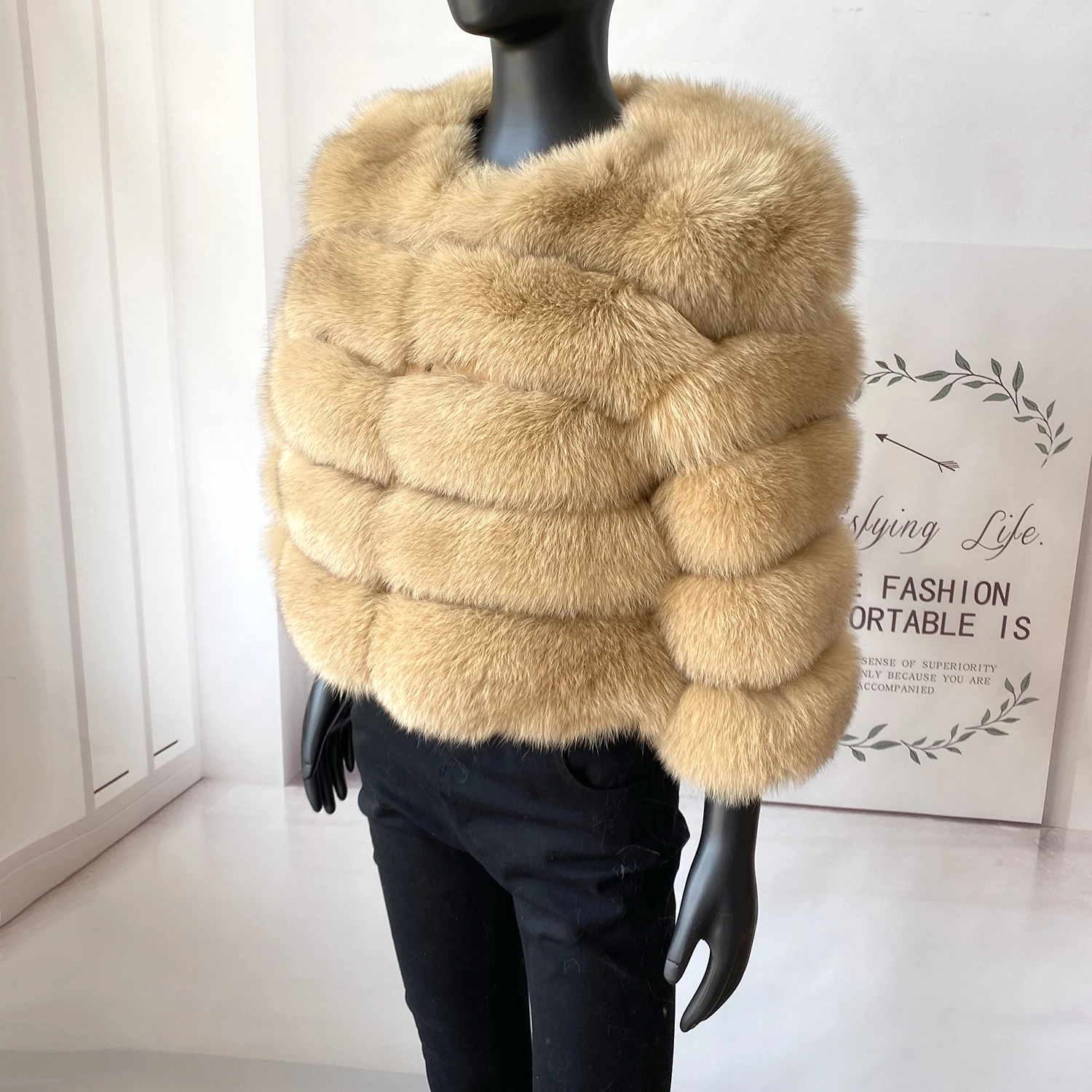 Real Fur Coat Women's Winter Warm Natural Fox Fur Coat High Quality LAN Fox Luxury Fashion 50cm Short Jacket Wholesale Hot 2023