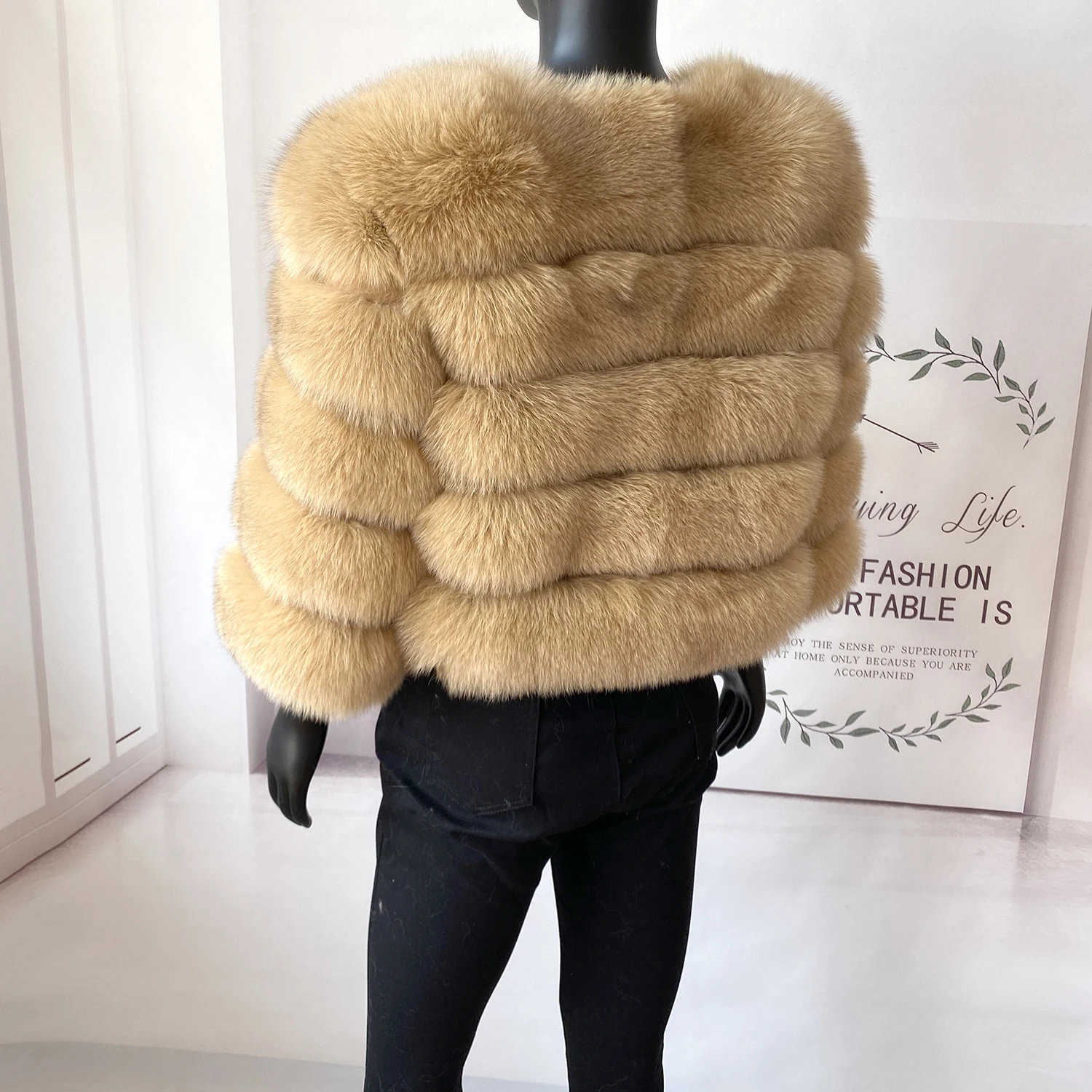 Real Fur Coat Women's Winter Warm Natural Fox Fur Coat High Quality LAN Fox Luxury Fashion 50cm Short Jacket Wholesale Hot 2023