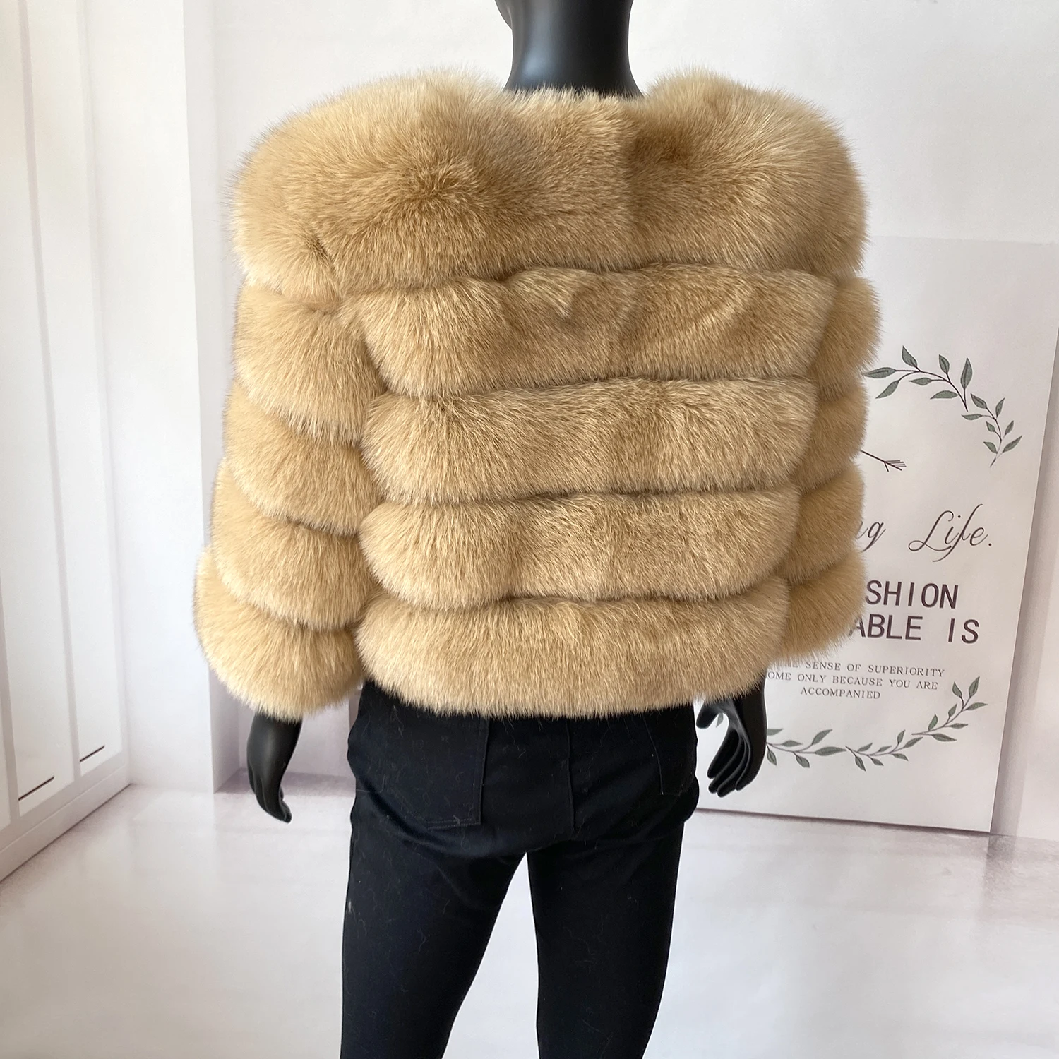 Real Fur Coat Women's Winter Warm Natural Fox Fur Coat High Quality LAN Fox Luxury Fashion 50cm Short Jacket Wholesale Hot 2023