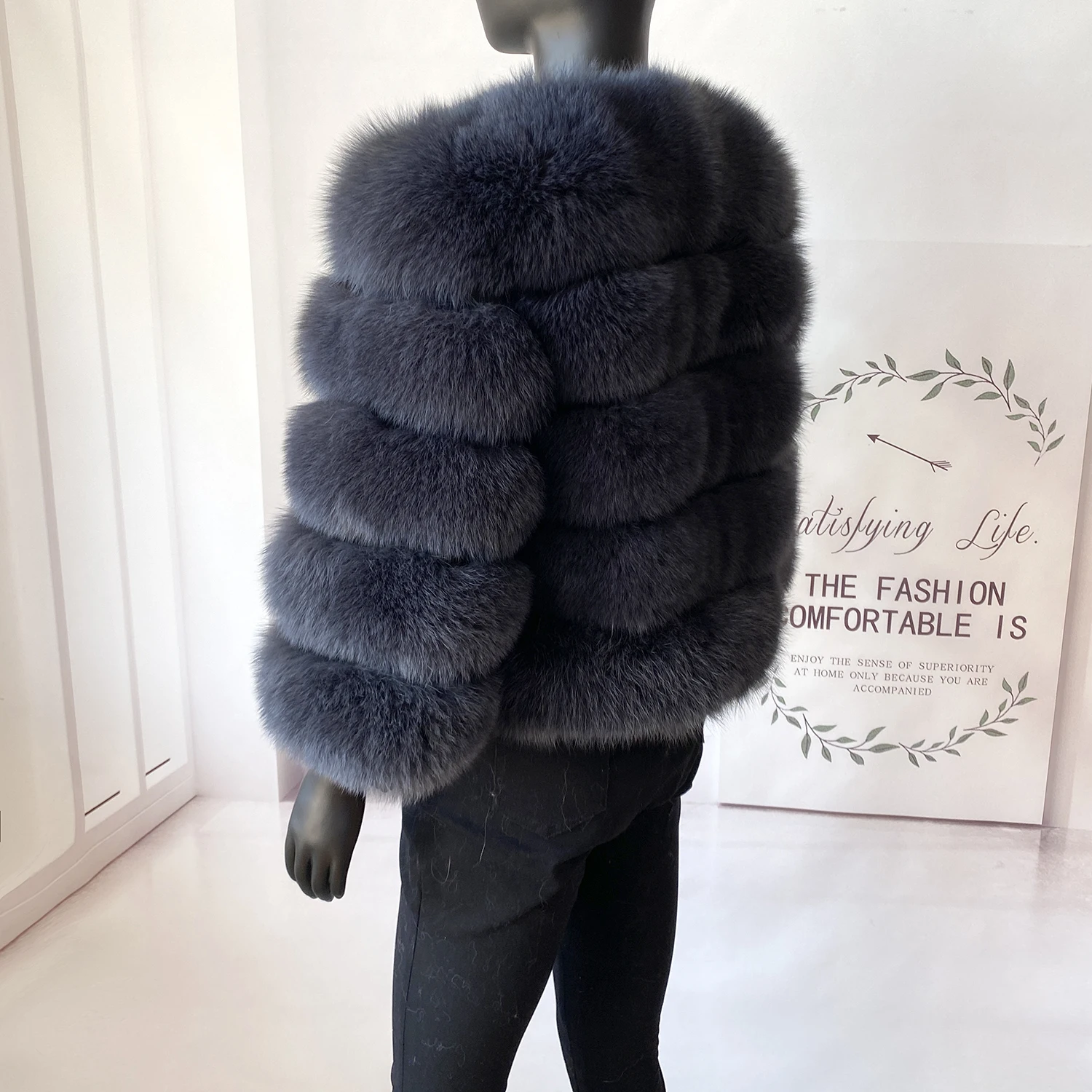 Real Fur Coat Women's Winter Warm Natural Fox Fur Coat High Quality LAN Fox Luxury Fashion 50cm Short Jacket Wholesale Hot 2023