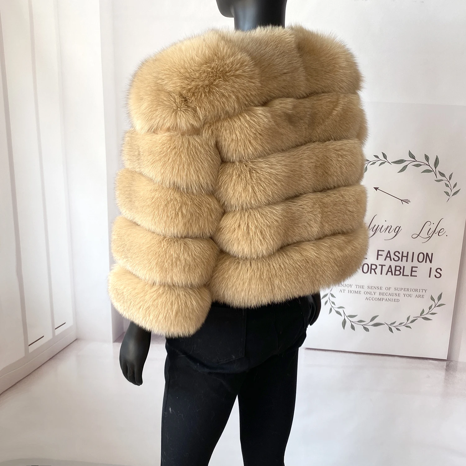 Real Fur Coat Women's Winter Warm Natural Fox Fur Coat High Quality LAN Fox Luxury Fashion 50cm Short Jacket Wholesale Hot 2023