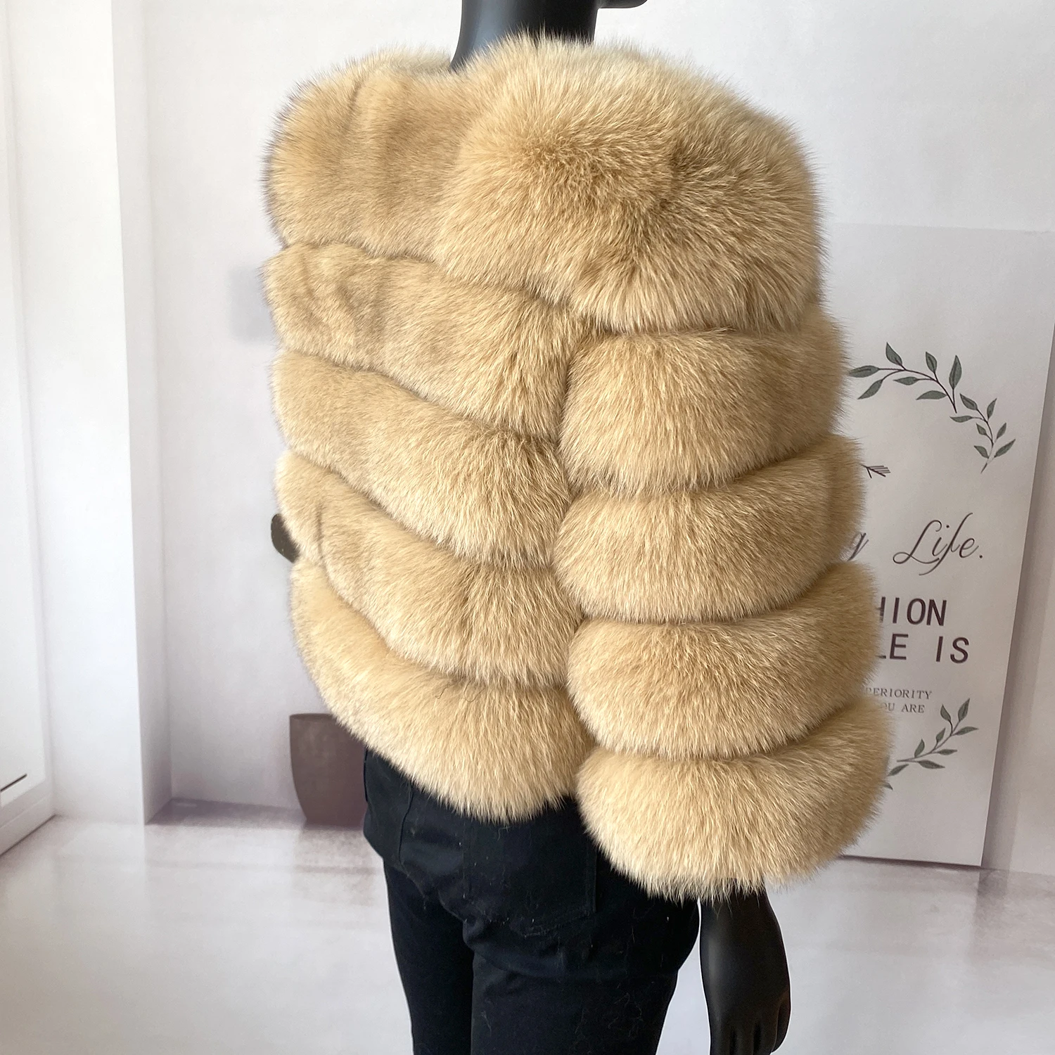 Real Fur Coat Women's Winter Warm Natural Fox Fur Coat High Quality LAN Fox Luxury Fashion 50cm Short Jacket Wholesale Hot 2023