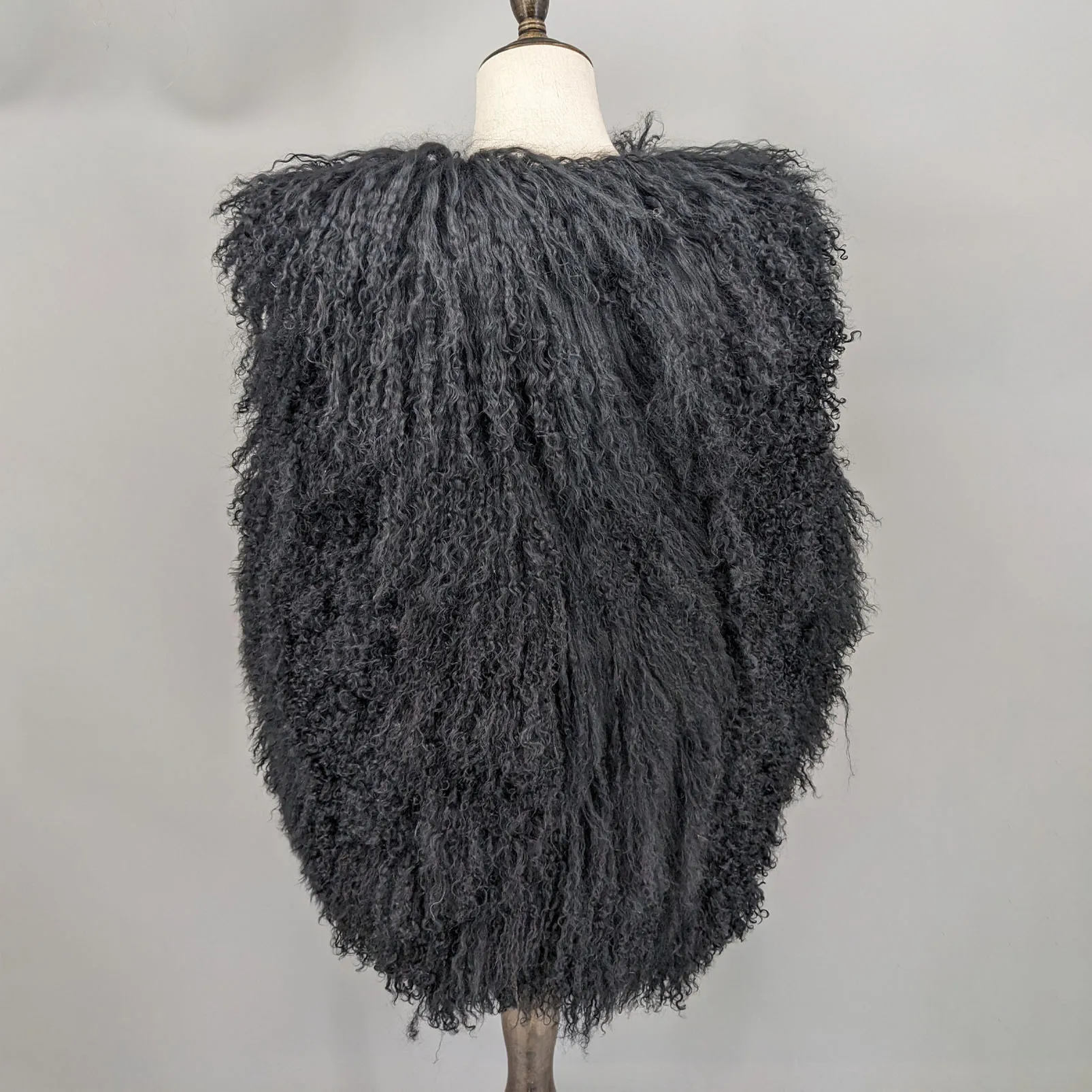 Lady Real Mongolian Sheep Fur Vest Thick Warm Winter Sleeveless Jacket Length 62 cm 250801