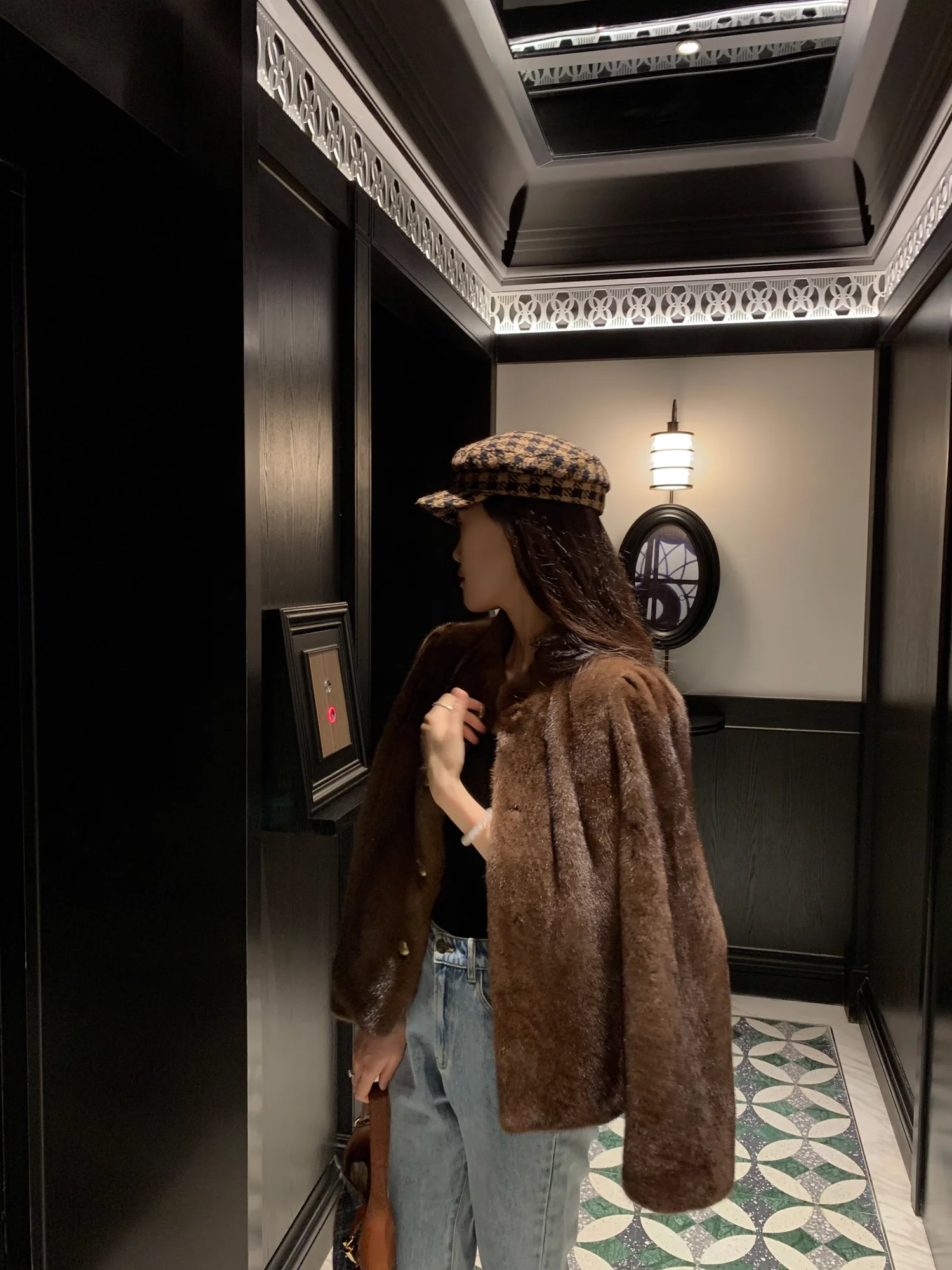 HDHOHR 2026 New100% Real Mink Fur Coat Women Fashion Essential Natural Mink Coat Warm Short Leather Outerwear Winter Fur Jacket