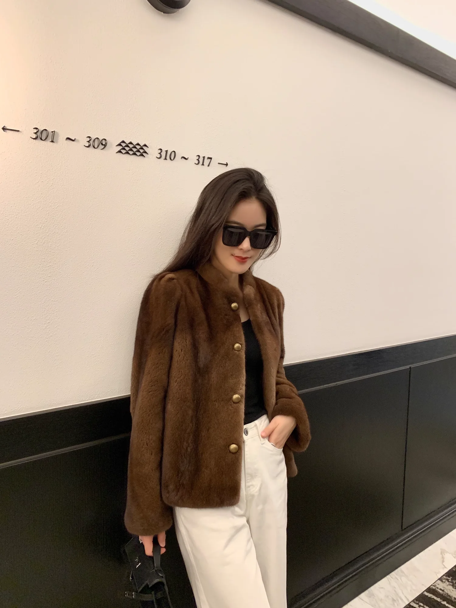 HDHOHR 2026 New100% Real Mink Fur Coat Women Fashion Essential Natural Mink Coat Warm Short Leather Outerwear Winter Fur Jacket