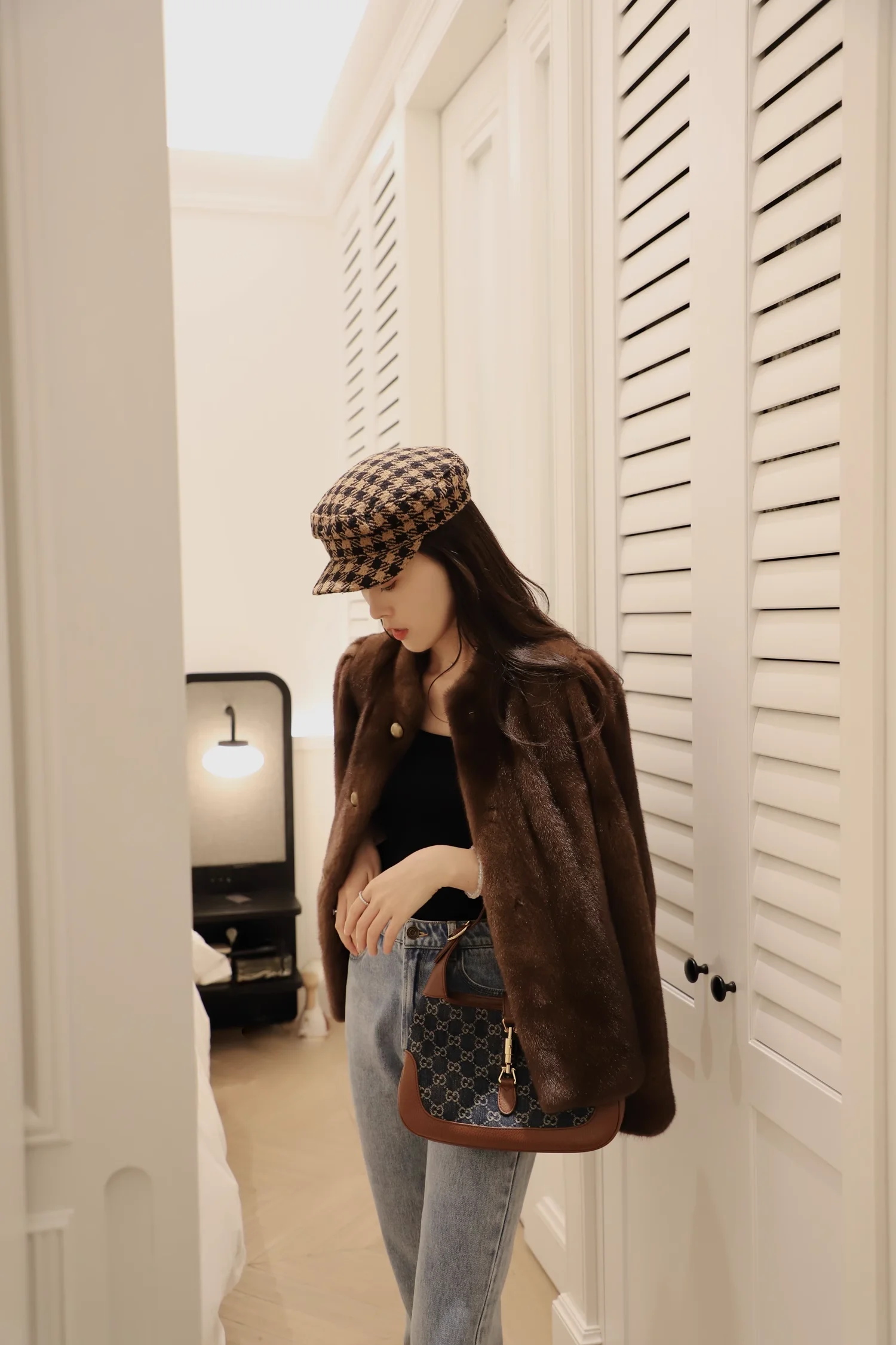 HDHOHR 2026 New100% Real Mink Fur Coat Women Fashion Essential Natural Mink Coat Warm Short Leather Outerwear Winter Fur Jacket