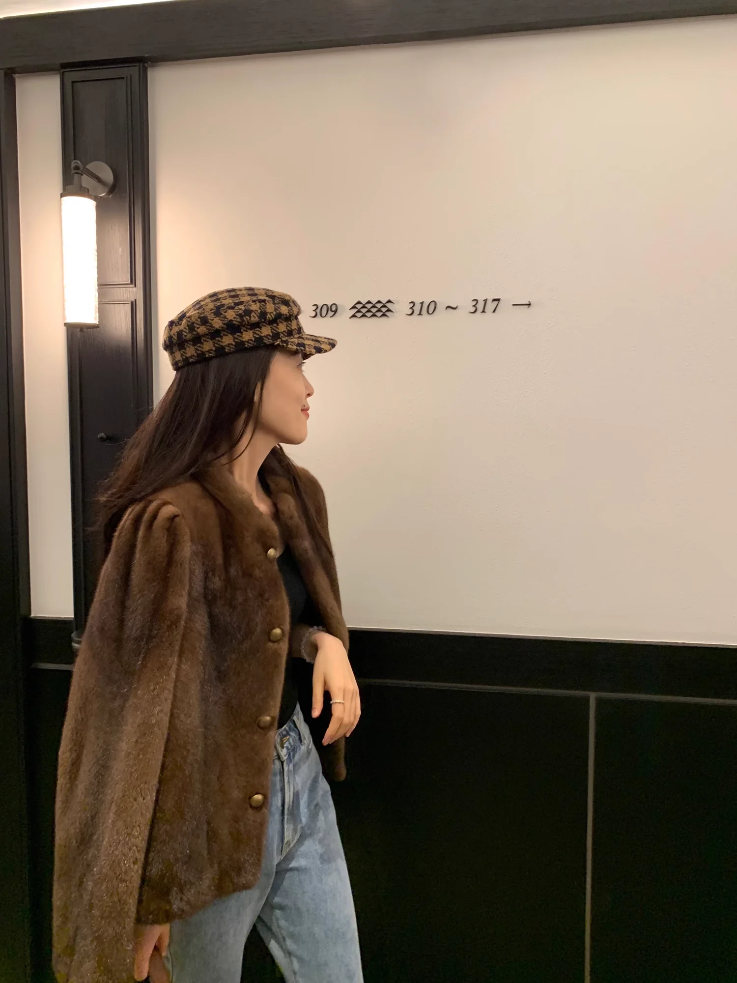 HDHOHR 2026 New100% Real Mink Fur Coat Women Fashion Essential Natural Mink Coat Warm Short Leather Outerwear Winter Fur Jacket