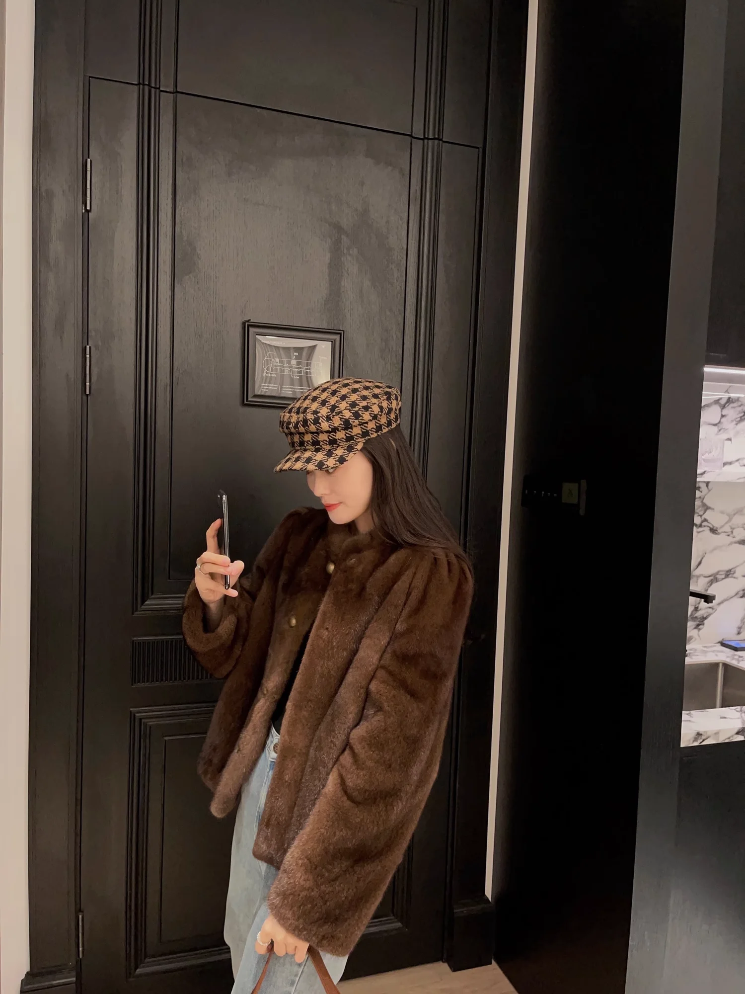 HDHOHR 2026 New100% Real Mink Fur Coat Women Fashion Essential Natural Mink Coat Warm Short Leather Outerwear Winter Fur Jacket