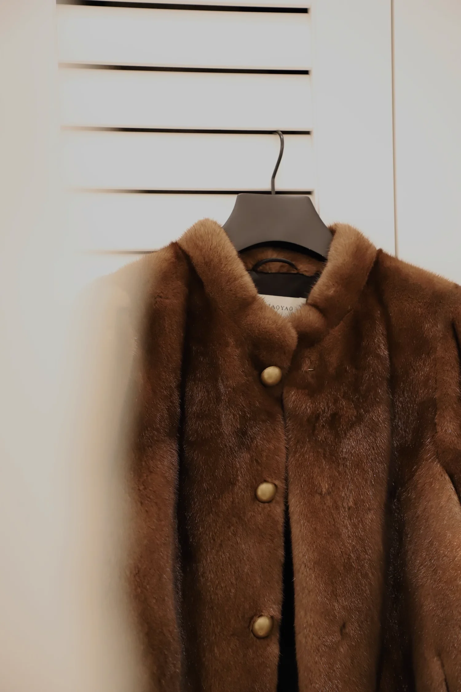 HDHOHR 2026 New100% Real Mink Fur Coat Women Fashion Essential Natural Mink Coat Warm Short Leather Outerwear Winter Fur Jacket