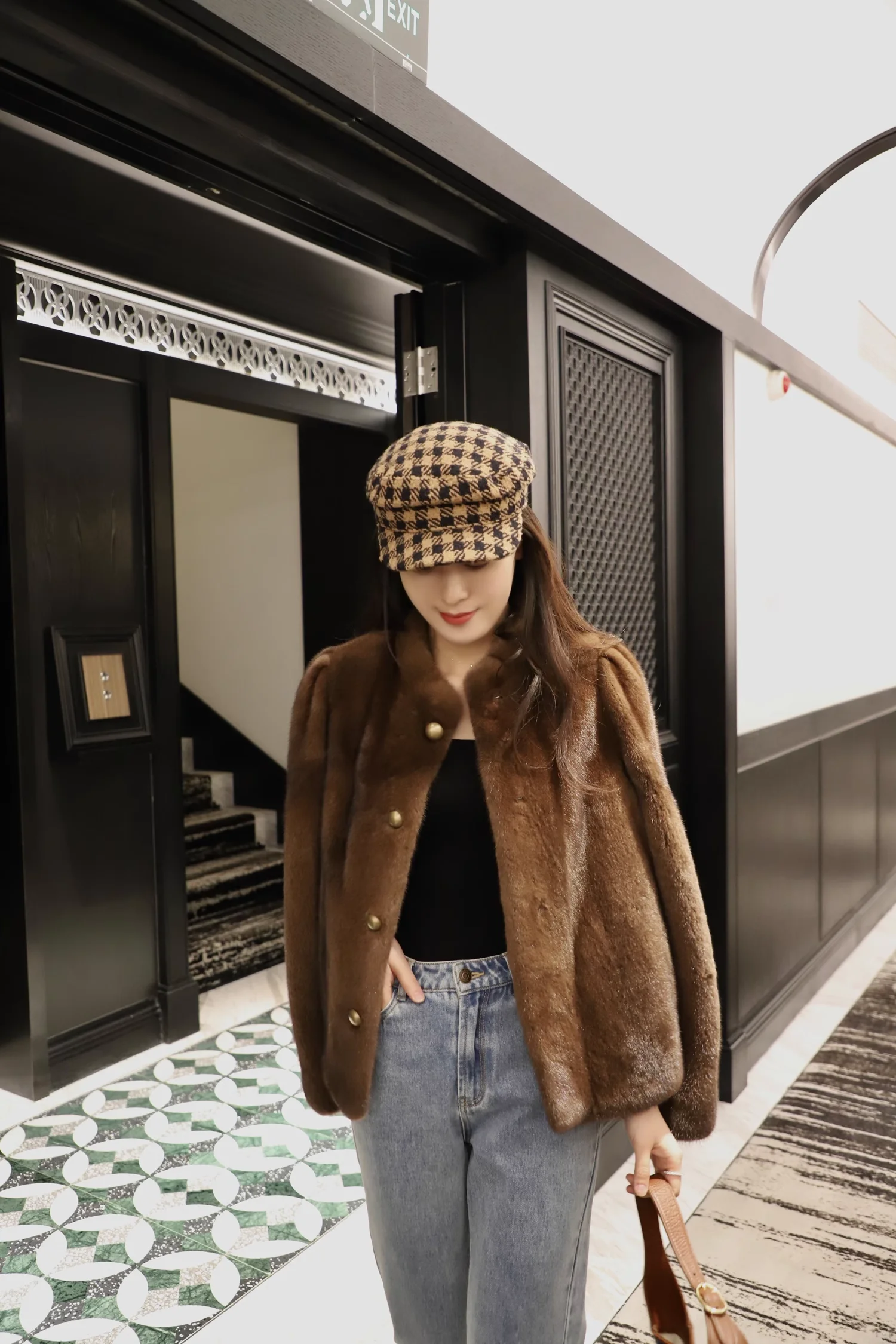 HDHOHR 2026 New100% Real Mink Fur Coat Women Fashion Essential Natural Mink Coat Warm Short Leather Outerwear Winter Fur Jacket
