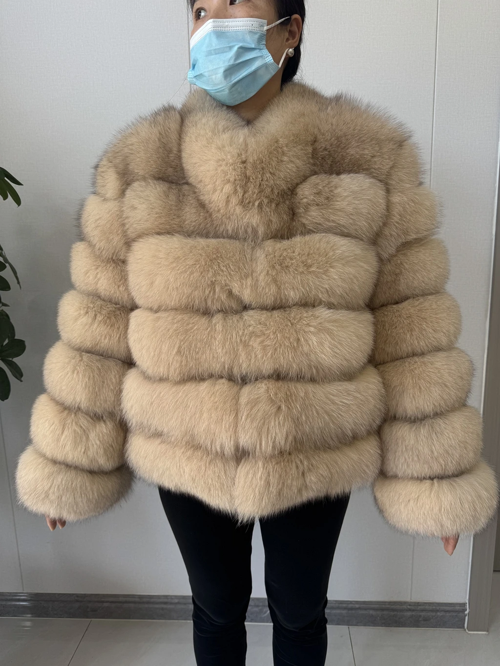 2026 NEW Style Real Fur Coat Women Short Fox Fur Coat Real Natural Winter Jacket High Quality NEW Fur Zipper Sleeve Jacket Vest