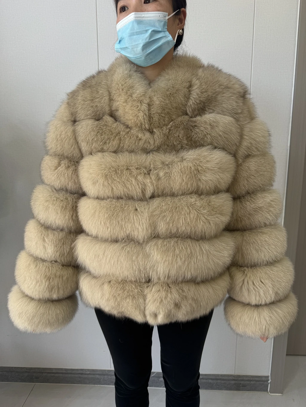 2026 NEW Style Real Fur Coat Women Short Fox Fur Coat Real Natural Winter Jacket High Quality NEW Fur Zipper Sleeve Jacket Vest