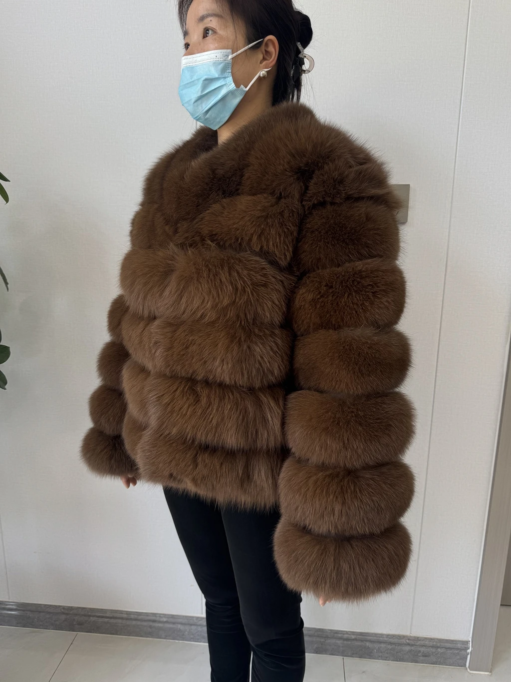 2026 NEW Style Real Fur Coat Women Short Fox Fur Coat Real Natural Winter Jacket High Quality NEW Fur Zipper Sleeve Jacket Vest