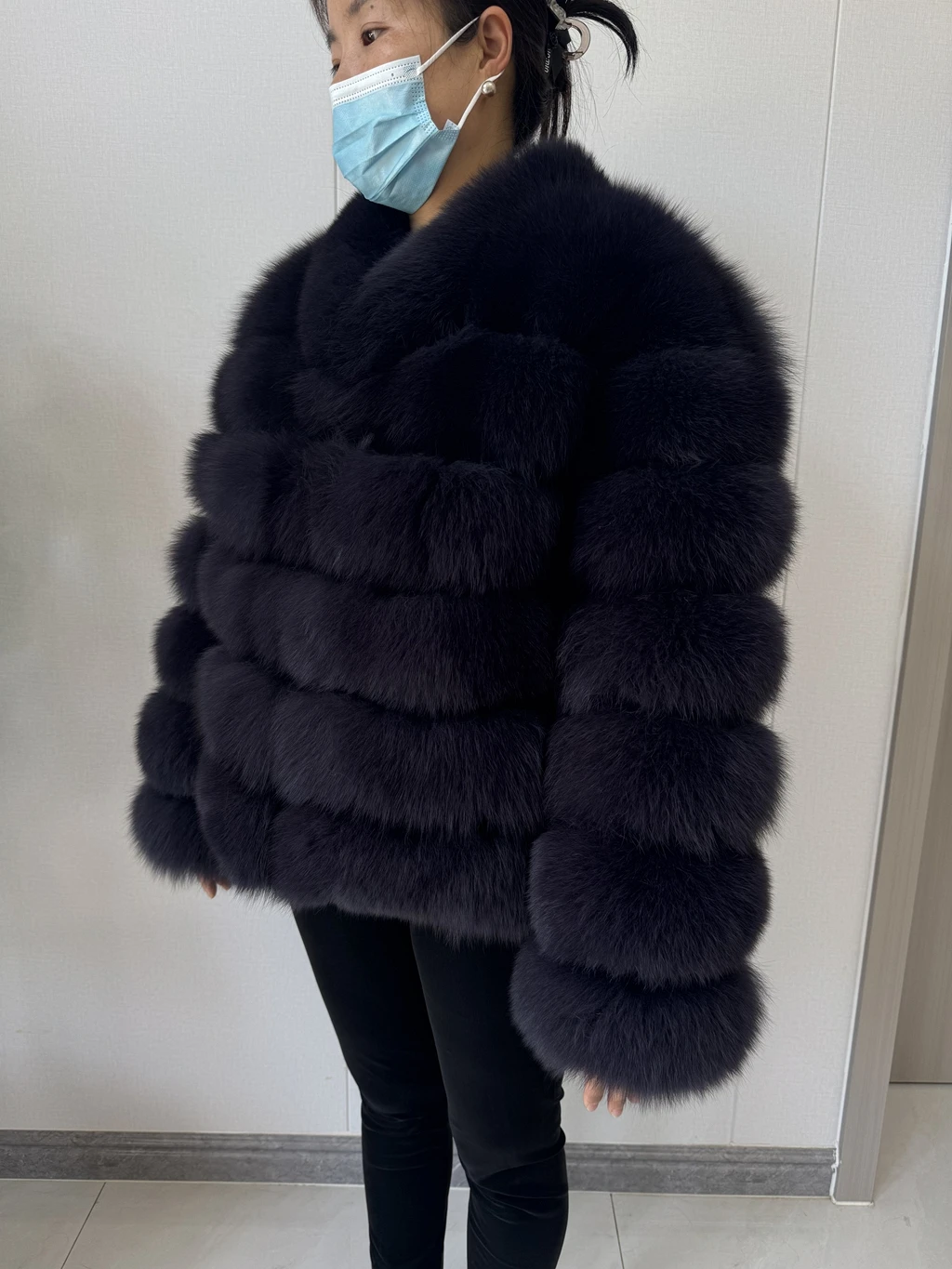 2026 NEW Style Real Fur Coat Women Short Fox Fur Coat Real Natural Winter Jacket High Quality NEW Fur Zipper Sleeve Jacket Vest