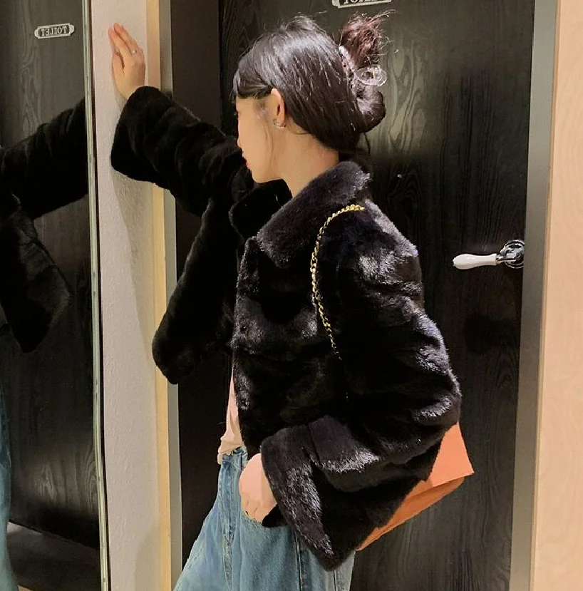 Fur Coat for Women, 100% Genuine Mink Coat, Warm and Fashionable in Winter