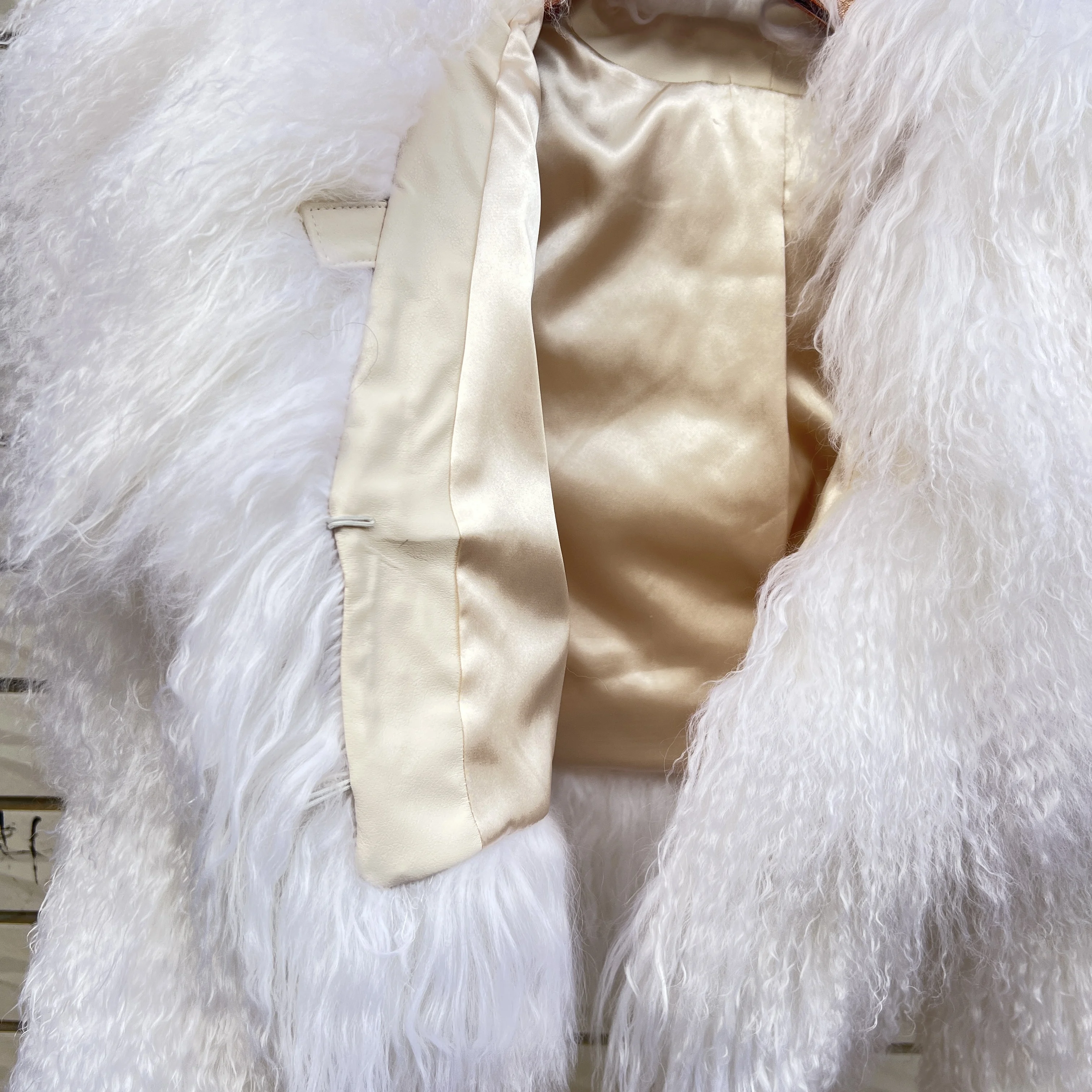 Aulande Women Jacket Winter Real Fur Coat Woman Winter Warm 100% Natural Mongolian Sheep White Short Sheepskin High Quality