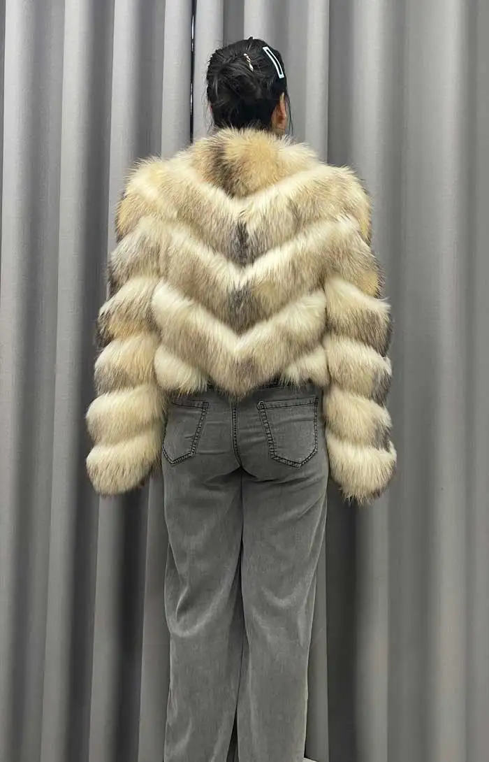 Ladies Winter Luxurious Crop Fur Coat Women Real Raccoon Fur Jacket Long Sleeve V-shaped Hand-cut Thickened Warm Fashion