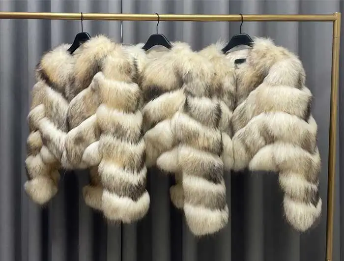 Ladies Winter Luxurious Crop Fur Coat Women Real Raccoon Fur Jacket Long Sleeve V-shaped Hand-cut Thickened Warm Fashion