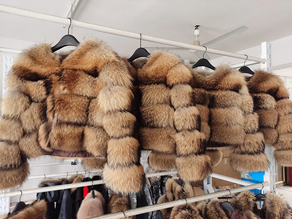2026 MAOMAOKONG Natural Real Fox Fur Coat Women Winter Long Sleeve Luxury Raccoon Fur Jackets Thick Top Female Furry Coat Vest