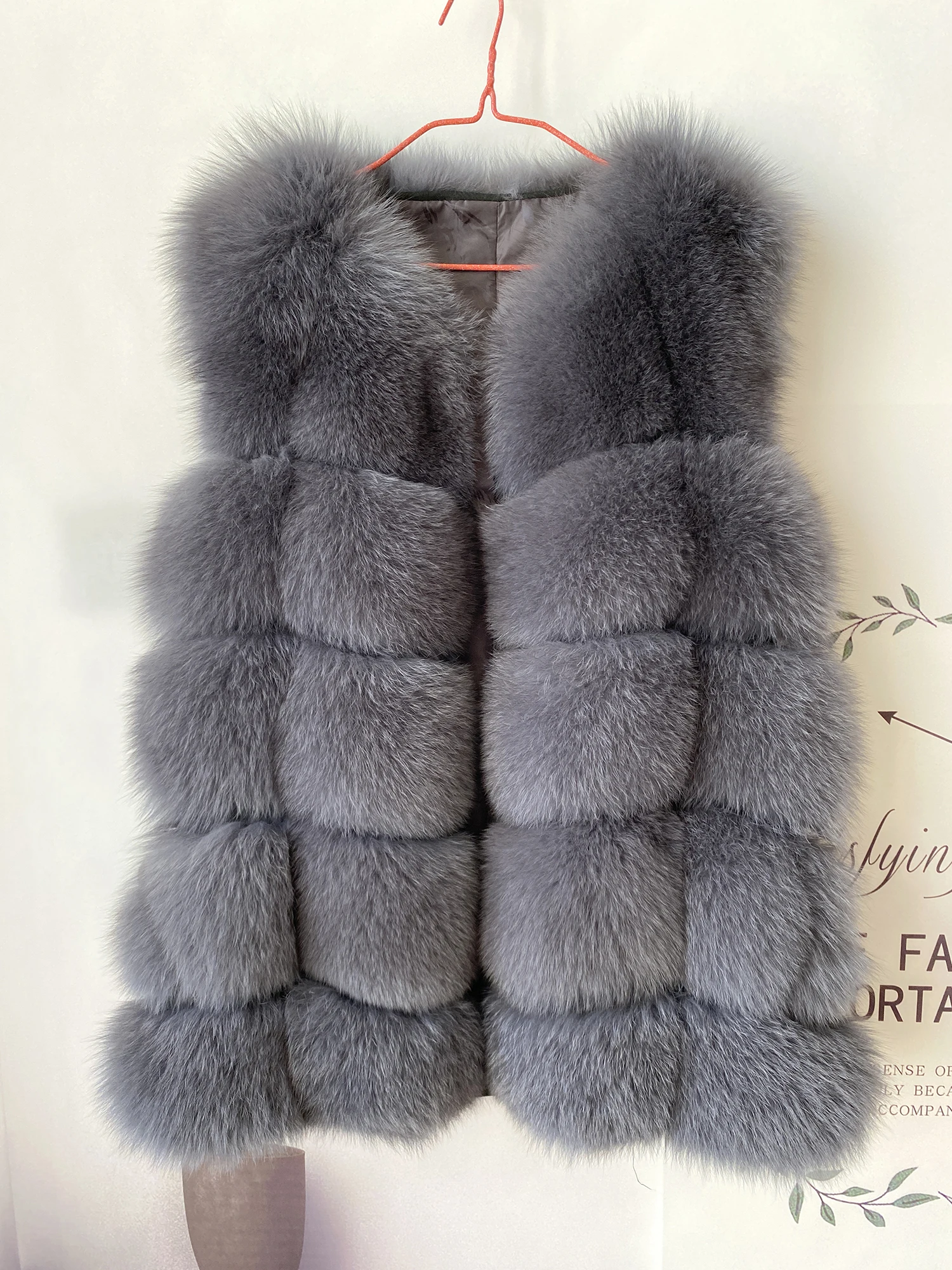 2023 New Women's Winter Real Fur Coat High Quality Natural Fox Fur Vest Fashion Luxurious Warm Sleeveless Dark buckle jacket