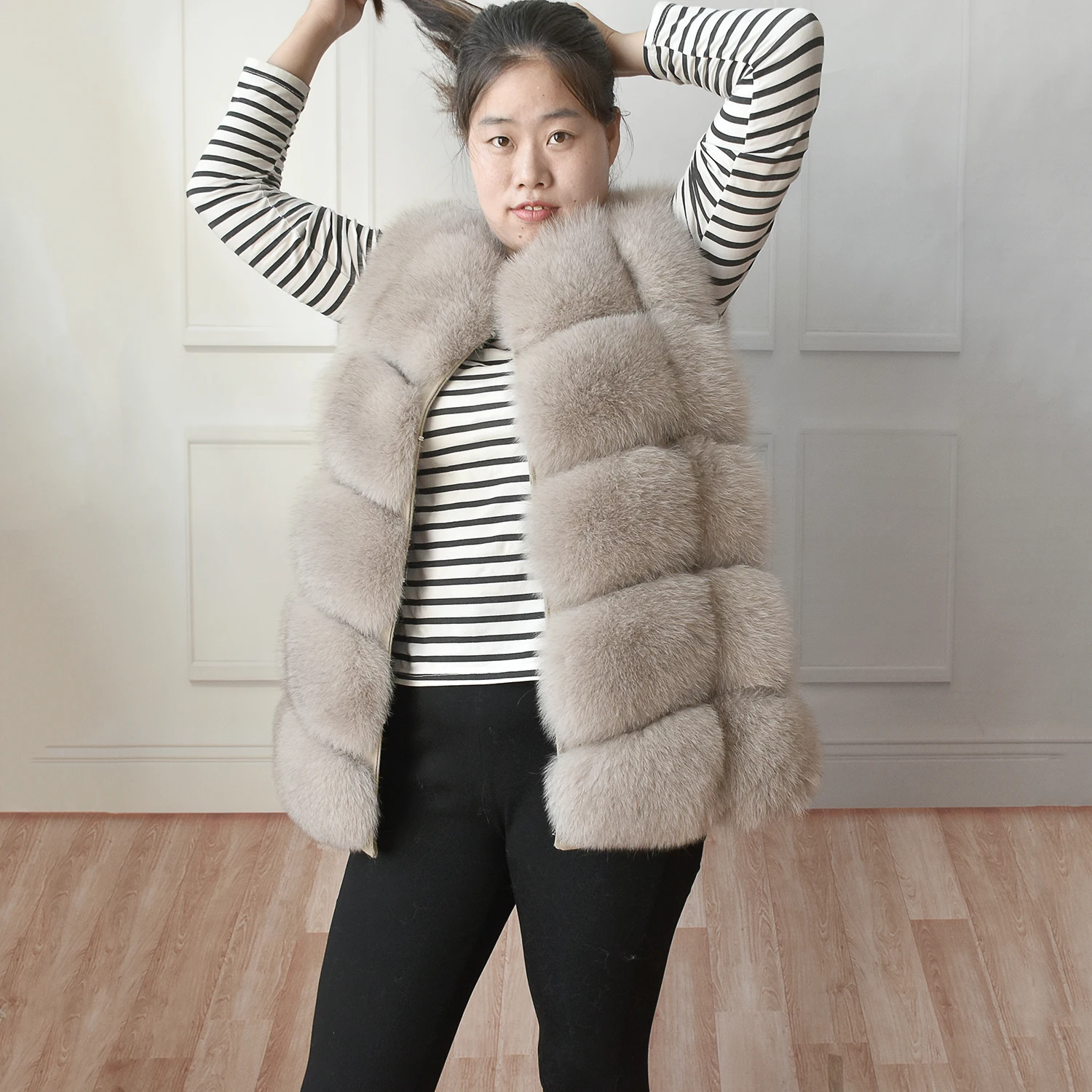 2023 New Women's Winter Real Fur Coat High Quality Natural Fox Fur Vest Fashion Luxurious Warm Sleeveless Dark buckle jacket