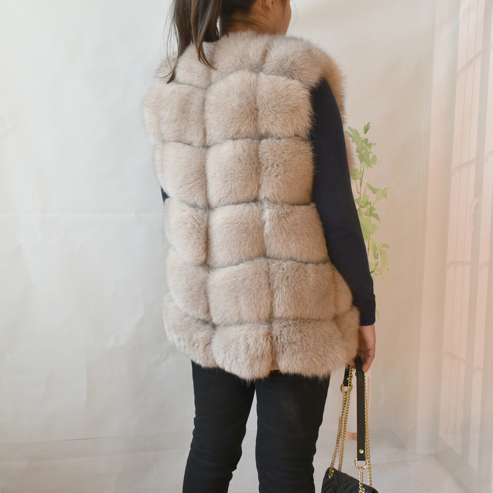2023 New Women's Winter Real Fur Coat High Quality Natural Fox Fur Vest Fashion Luxurious Warm Sleeveless Dark buckle jacket