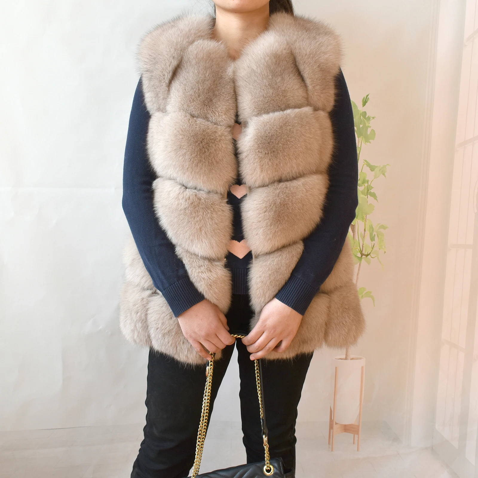 2023 New Women's Winter Real Fur Coat High Quality Natural Fox Fur Vest Fashion Luxurious Warm Sleeveless Dark buckle jacket