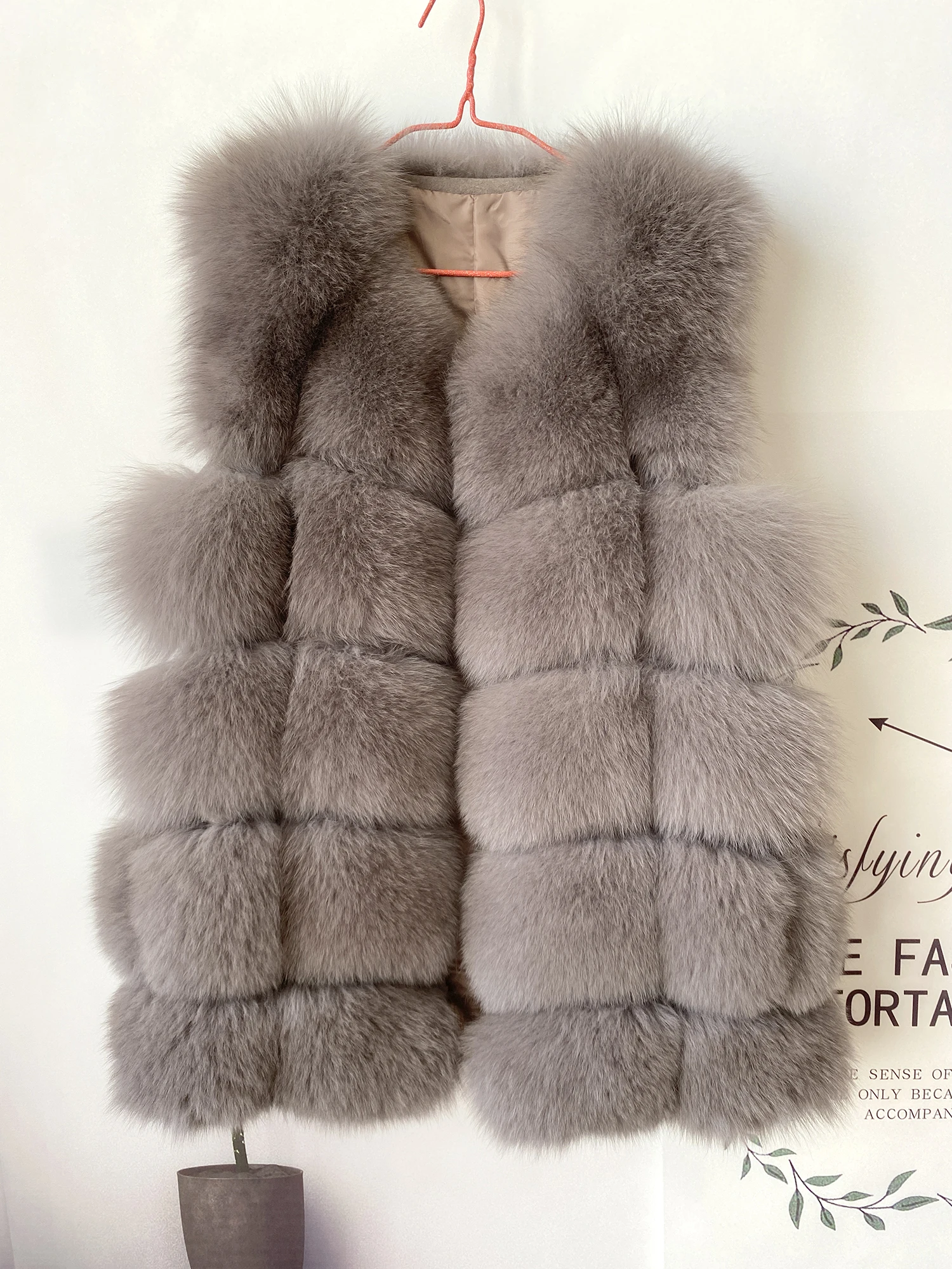 2023 New Women's Winter Real Fur Coat High Quality Natural Fox Fur Vest Fashion Luxurious Warm Sleeveless Dark buckle jacket