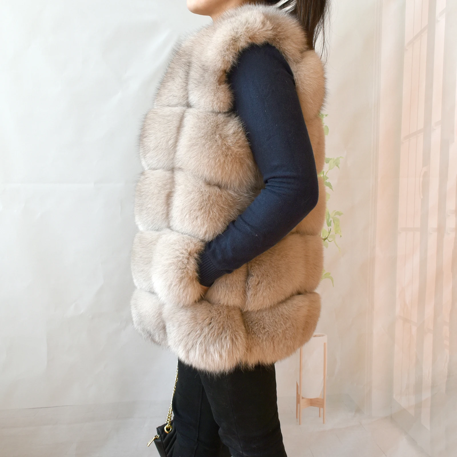 2023 New Women's Winter Real Fur Coat High Quality Natural Fox Fur Vest Fashion Luxurious Warm Sleeveless Dark buckle jacket