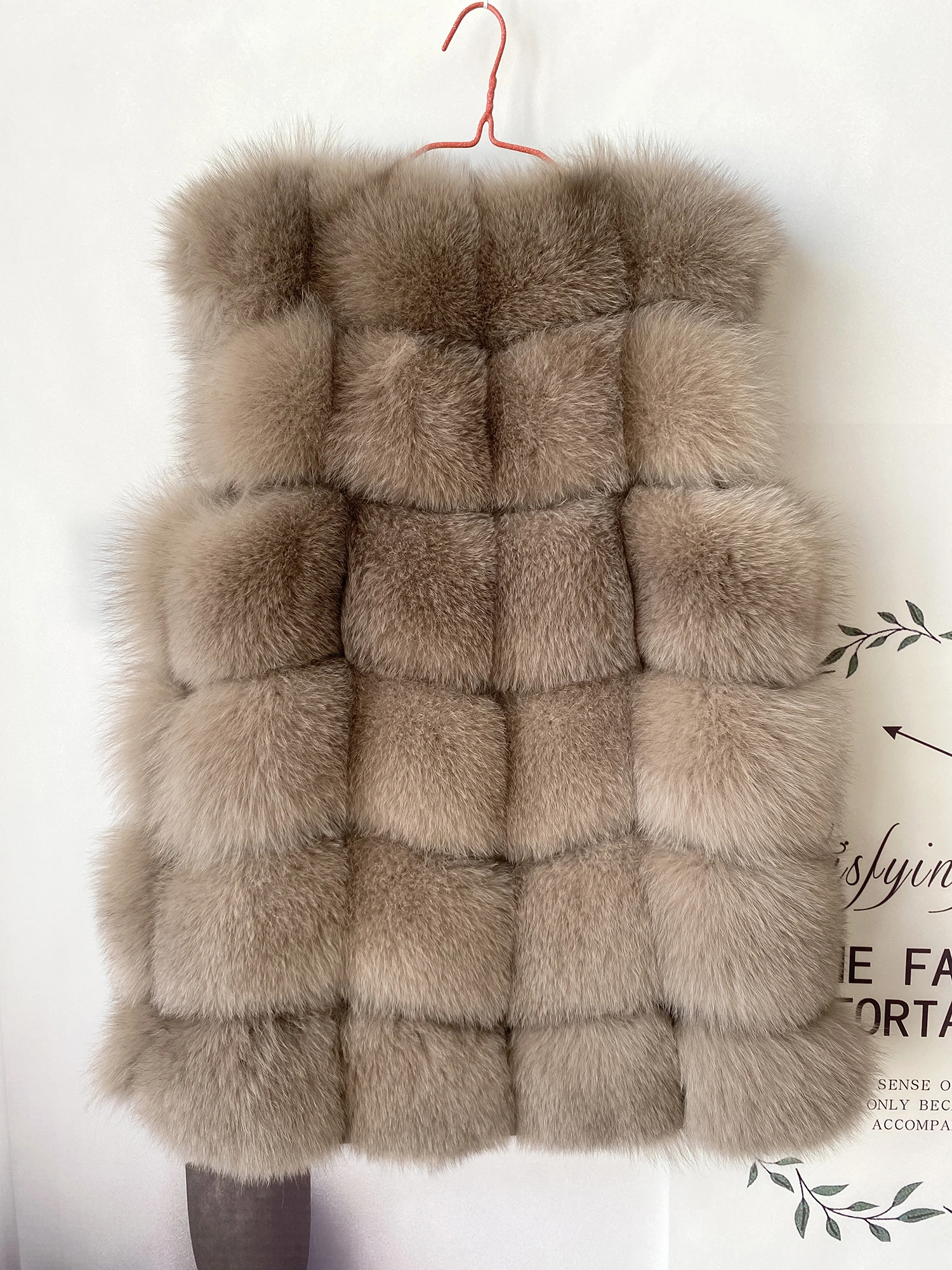 2023 New Women's Winter Real Fur Coat High Quality Natural Fox Fur Vest Fashion Luxurious Warm Sleeveless Dark buckle jacket