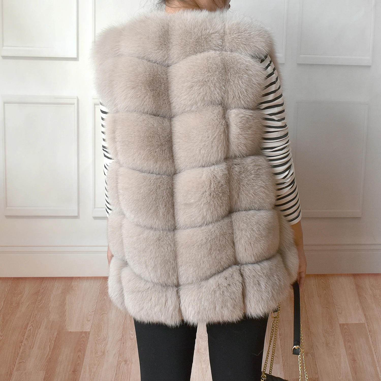 2023 New Women's Winter Real Fur Coat High Quality Natural Fox Fur Vest Fashion Luxurious Warm Sleeveless Dark buckle jacket