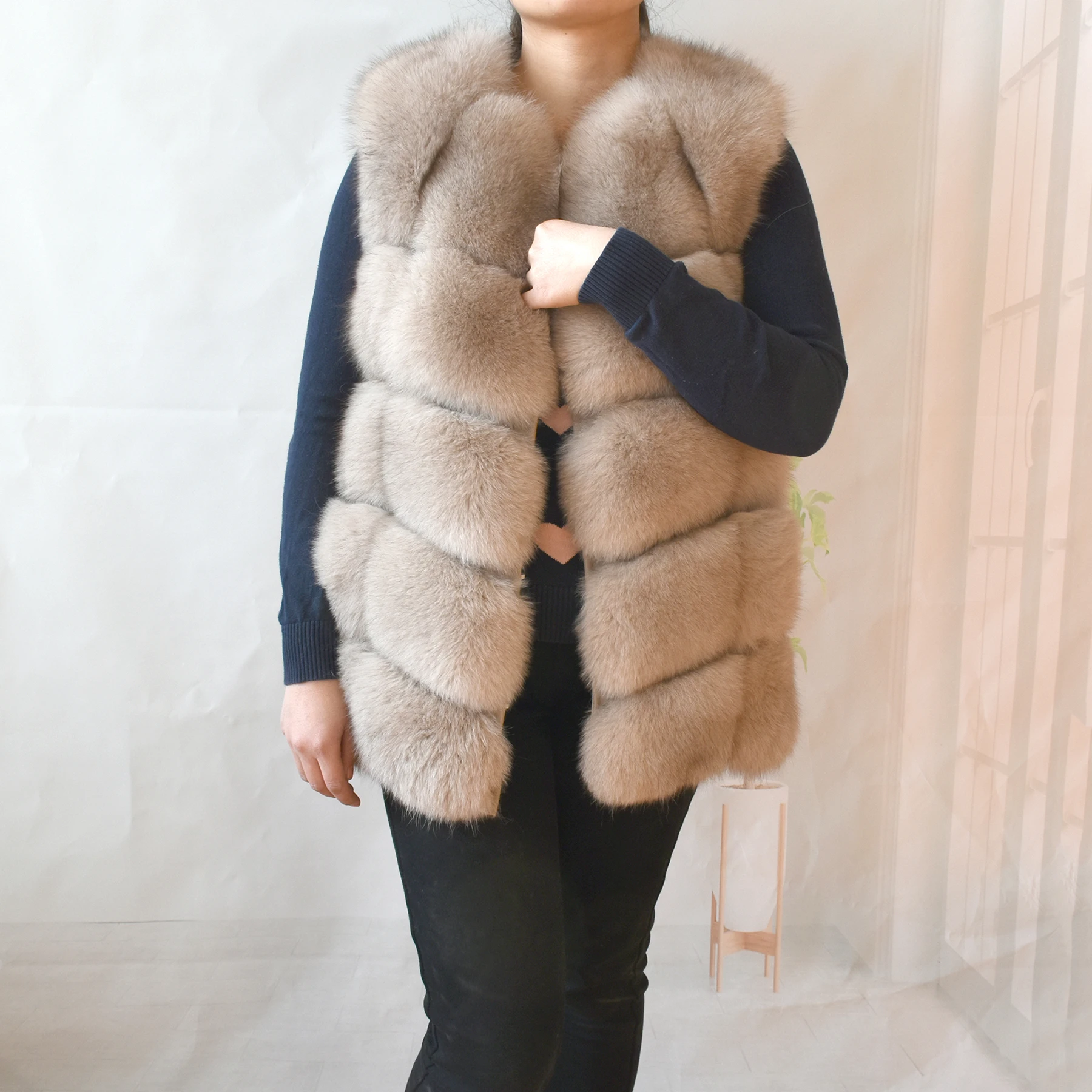 2023 New Women's Winter Real Fur Coat High Quality Natural Fox Fur Vest Fashion Luxurious Warm Sleeveless Dark buckle jacket