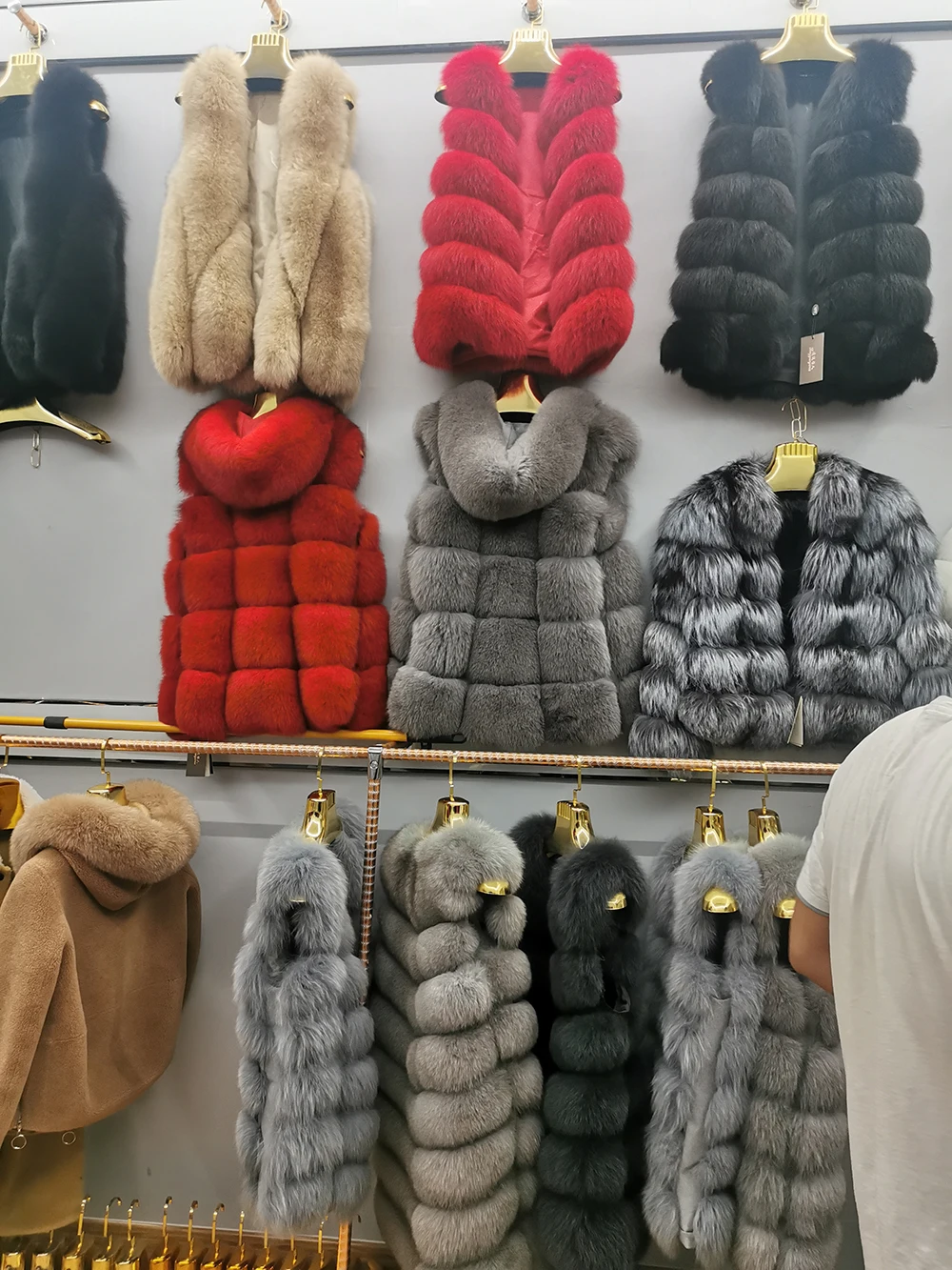 2023 New Women's Winter Real Fur Coat High Quality Natural Fox Fur Vest Fashion Luxurious Warm Sleeveless Dark buckle jacket
