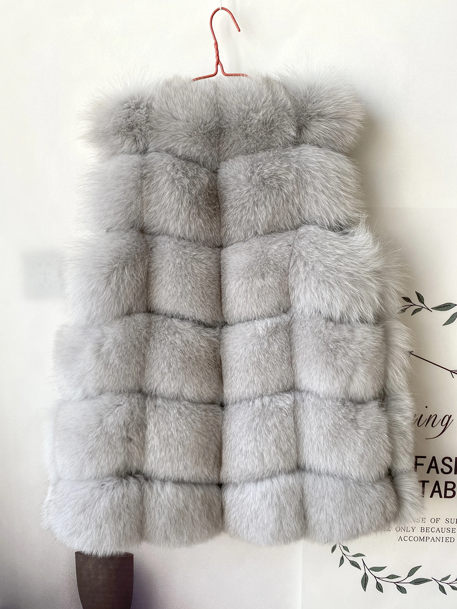 2023 New Women's Winter Real Fur Coat High Quality Natural Fox Fur Vest Fashion Luxurious Warm Sleeveless Dark buckle jacket