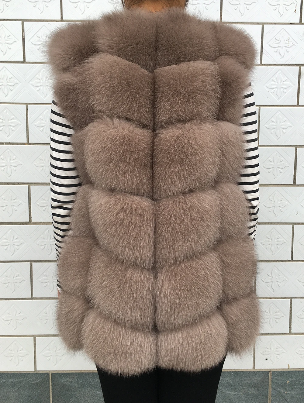 2023 New Women's Winter Real Fur Coat High Quality Natural Fox Fur Vest Fashion Luxurious Warm Sleeveless Dark buckle jacket