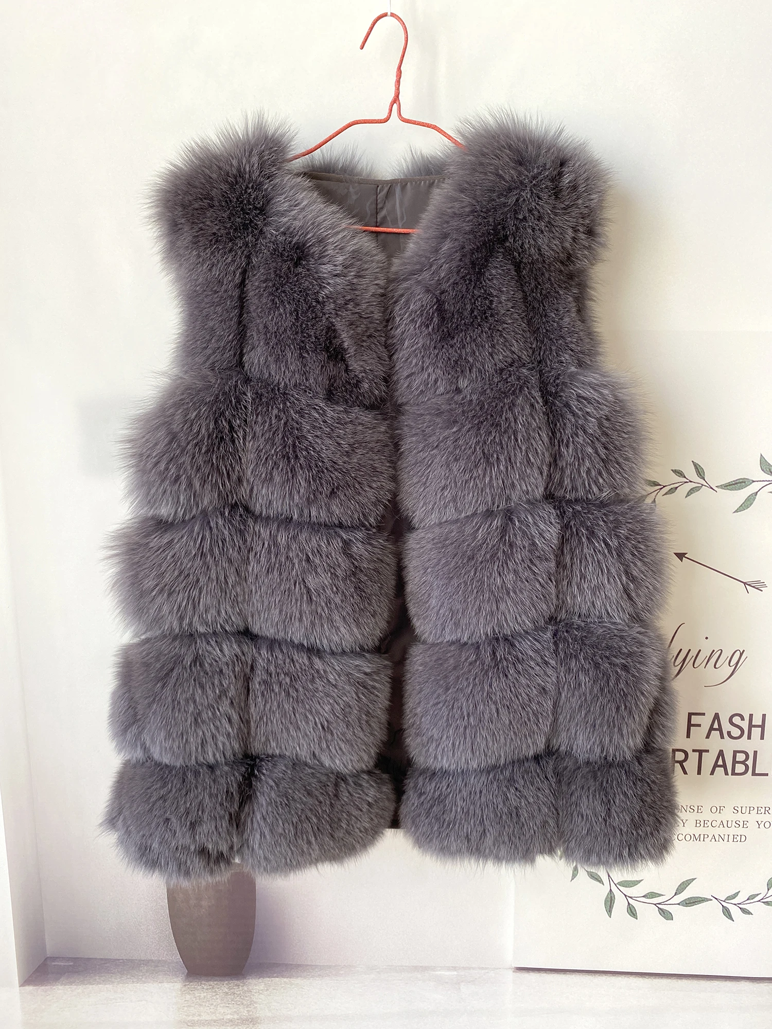 2023 New Women's Winter Real Fur Coat High Quality Natural Fox Fur Vest Fashion Luxurious Warm Sleeveless Dark buckle jacket