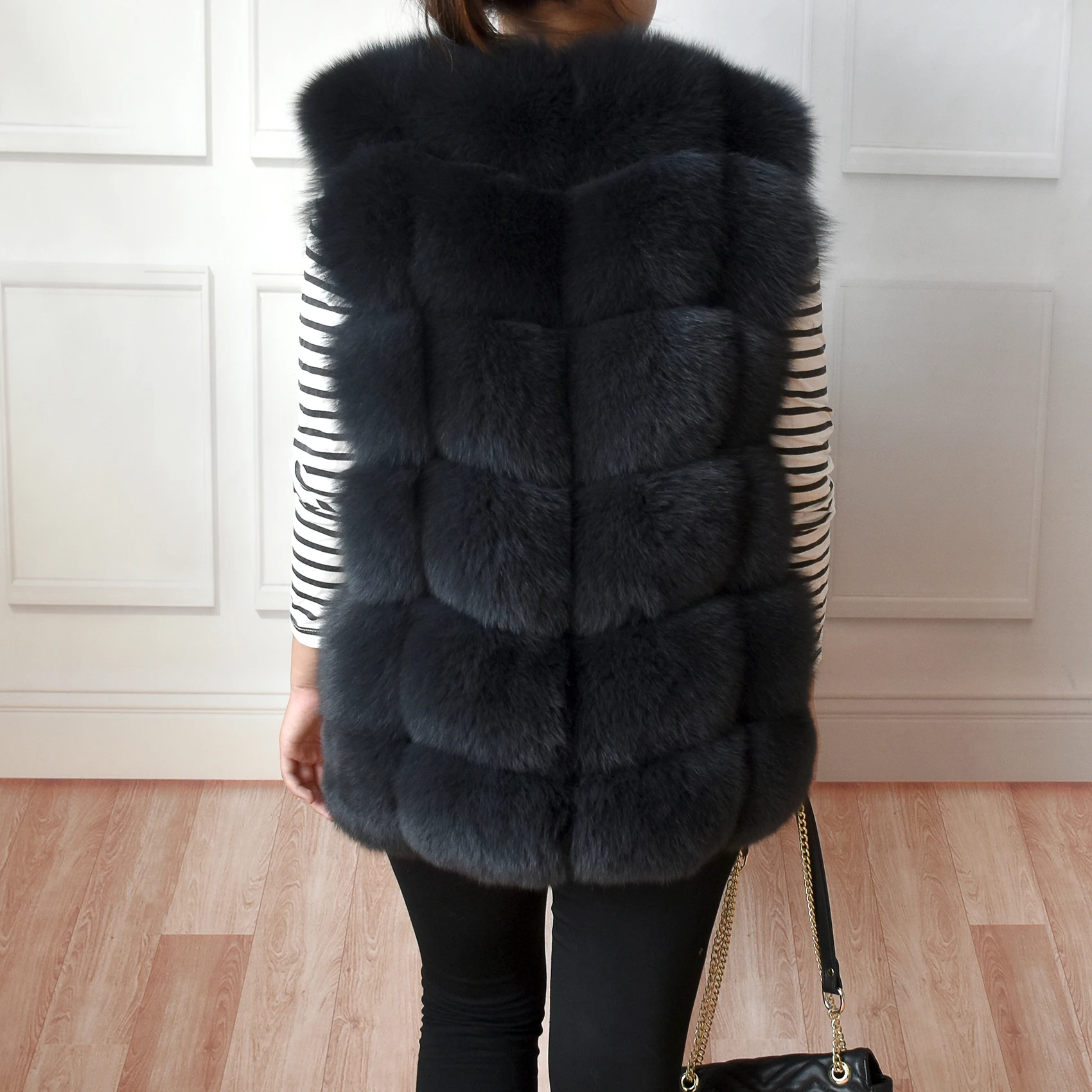 2023 New Women's Winter Real Fur Coat High Quality Natural Fox Fur Vest Fashion Luxurious Warm Sleeveless Dark buckle jacket