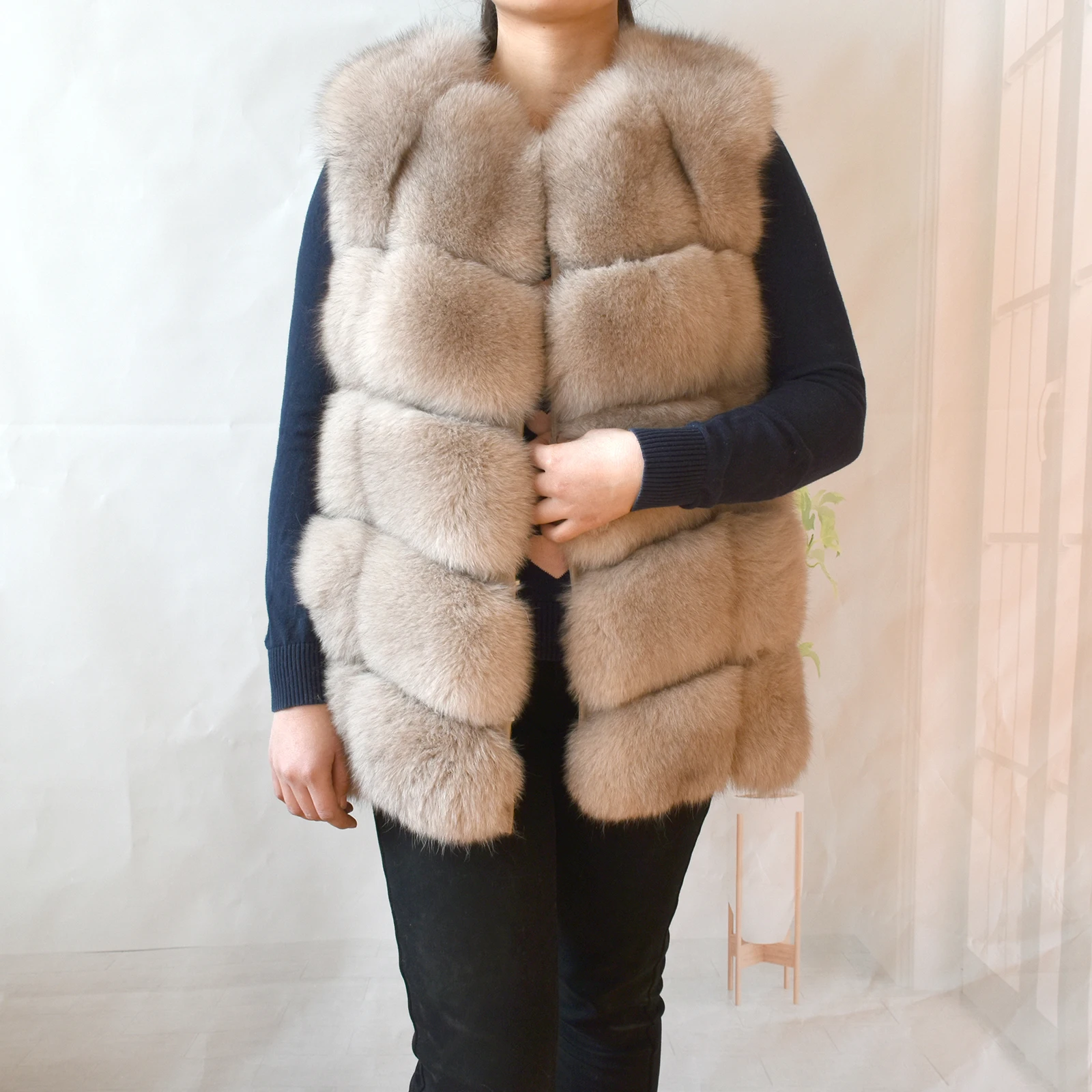 2023 New Women's Winter Real Fur Coat High Quality Natural Fox Fur Vest Fashion Luxurious Warm Sleeveless Dark buckle jacket