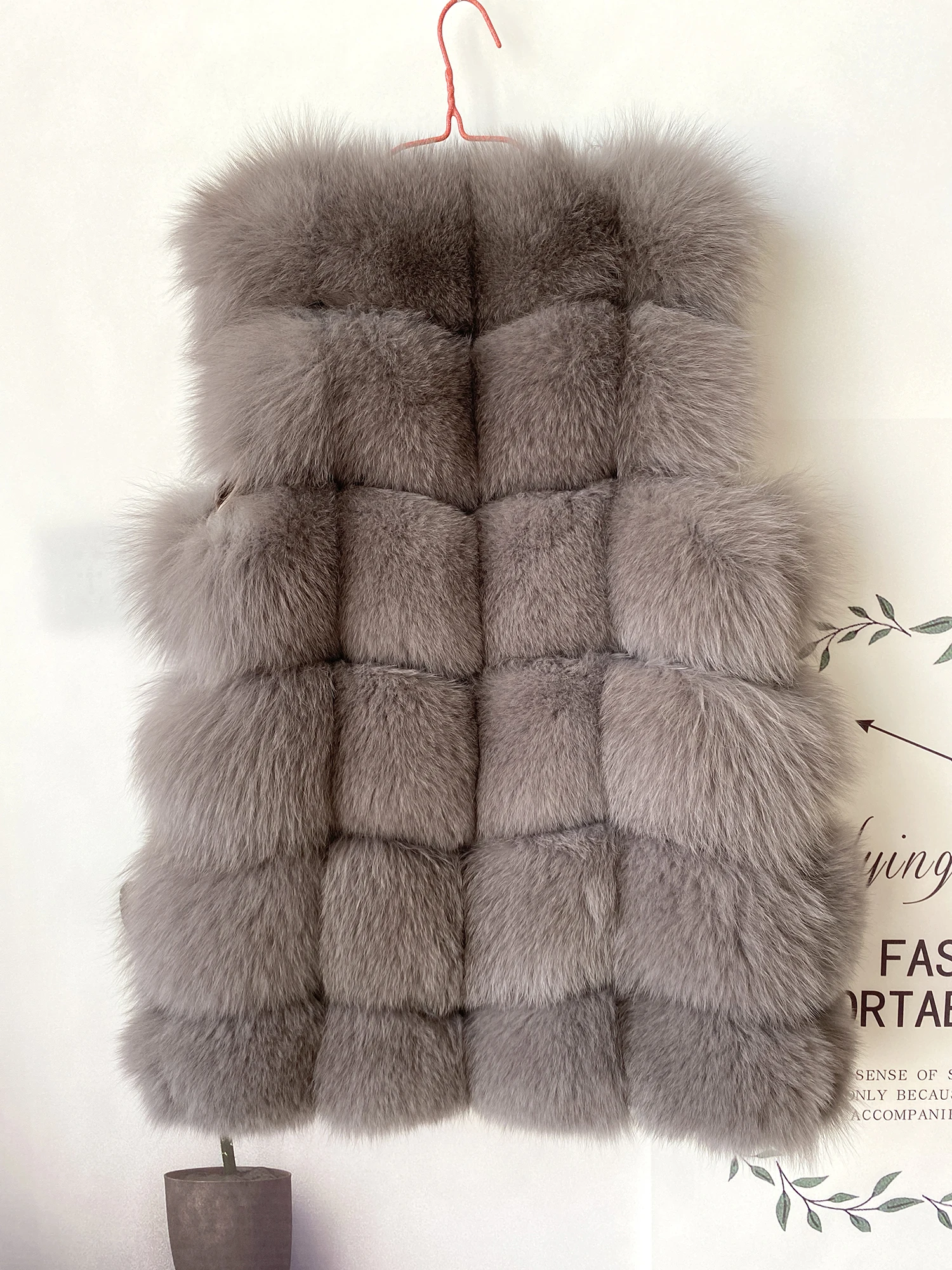 2023 New Women's Winter Real Fur Coat High Quality Natural Fox Fur Vest Fashion Luxurious Warm Sleeveless Dark buckle jacket