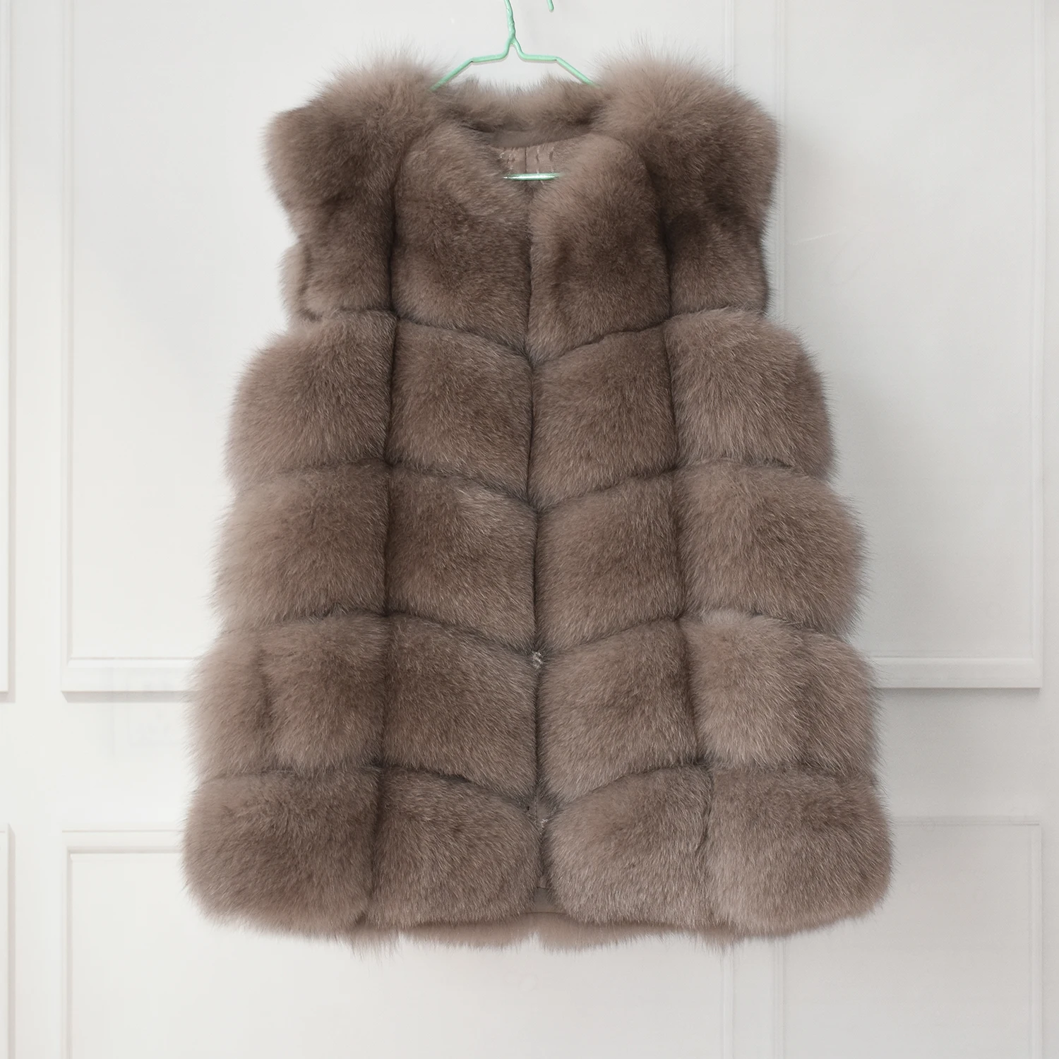 2023 New Women's Winter Real Fur Coat High Quality Natural Fox Fur Vest Fashion Luxurious Warm Sleeveless Dark buckle jacket