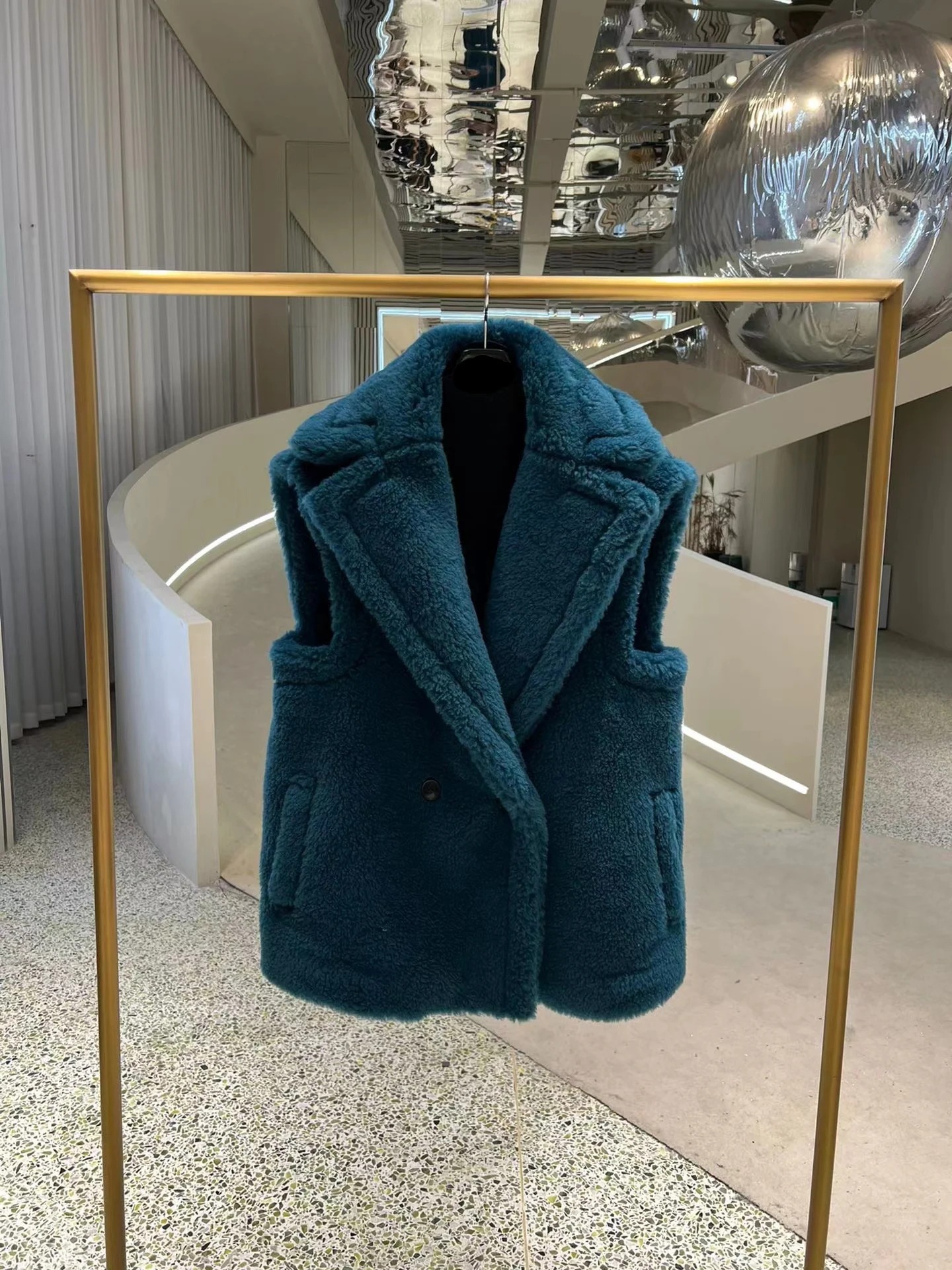 Teddy Bear Coat Camel Sleeveless Coat Winter Women Warm Jacket Sand Brown Alpaca Coat Women Loose Fashion Casual Commute 2022New