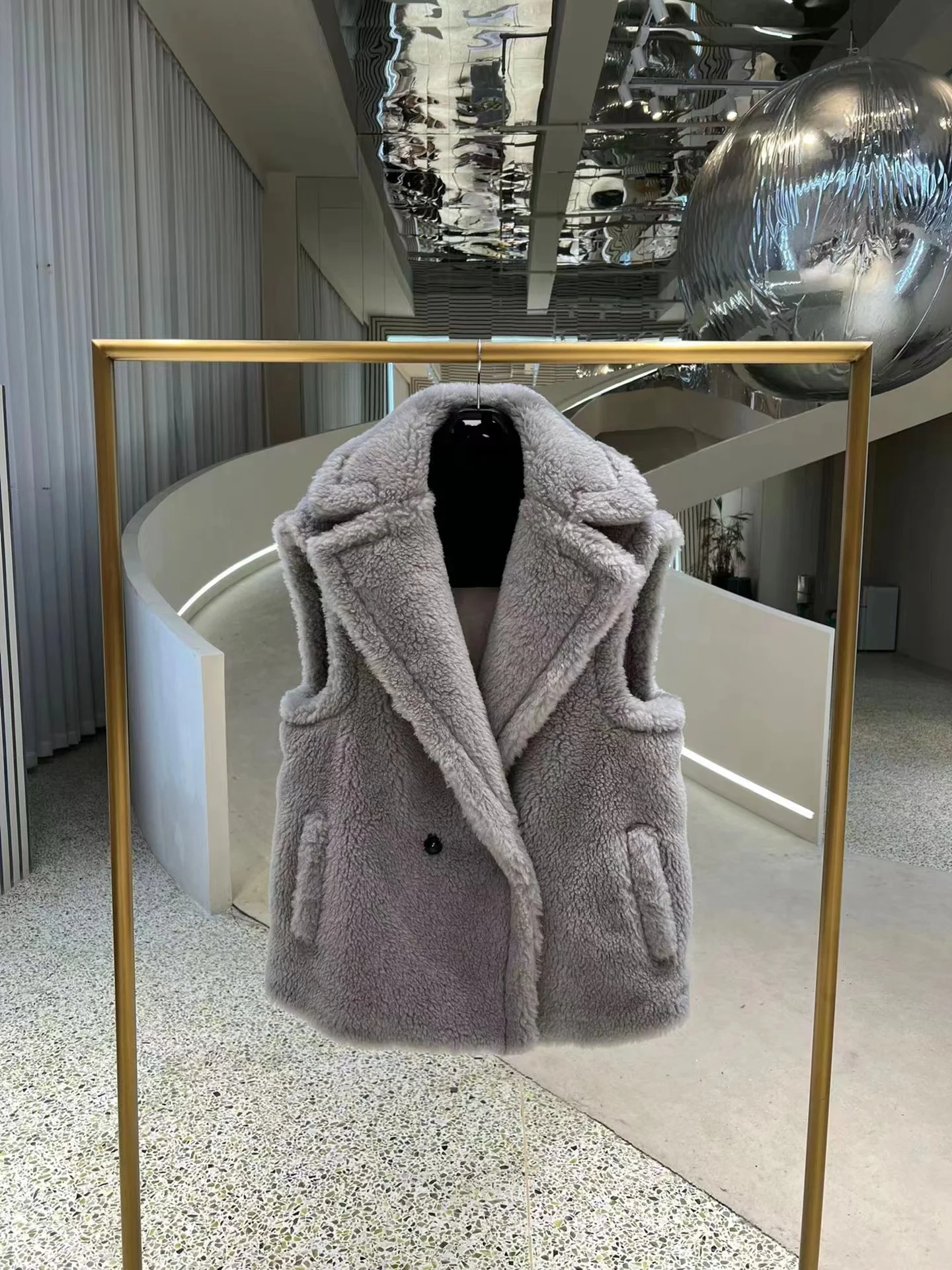 Teddy Bear Coat Camel Sleeveless Coat Winter Women Warm Jacket Sand Brown Alpaca Coat Women Loose Fashion Casual Commute 2022New