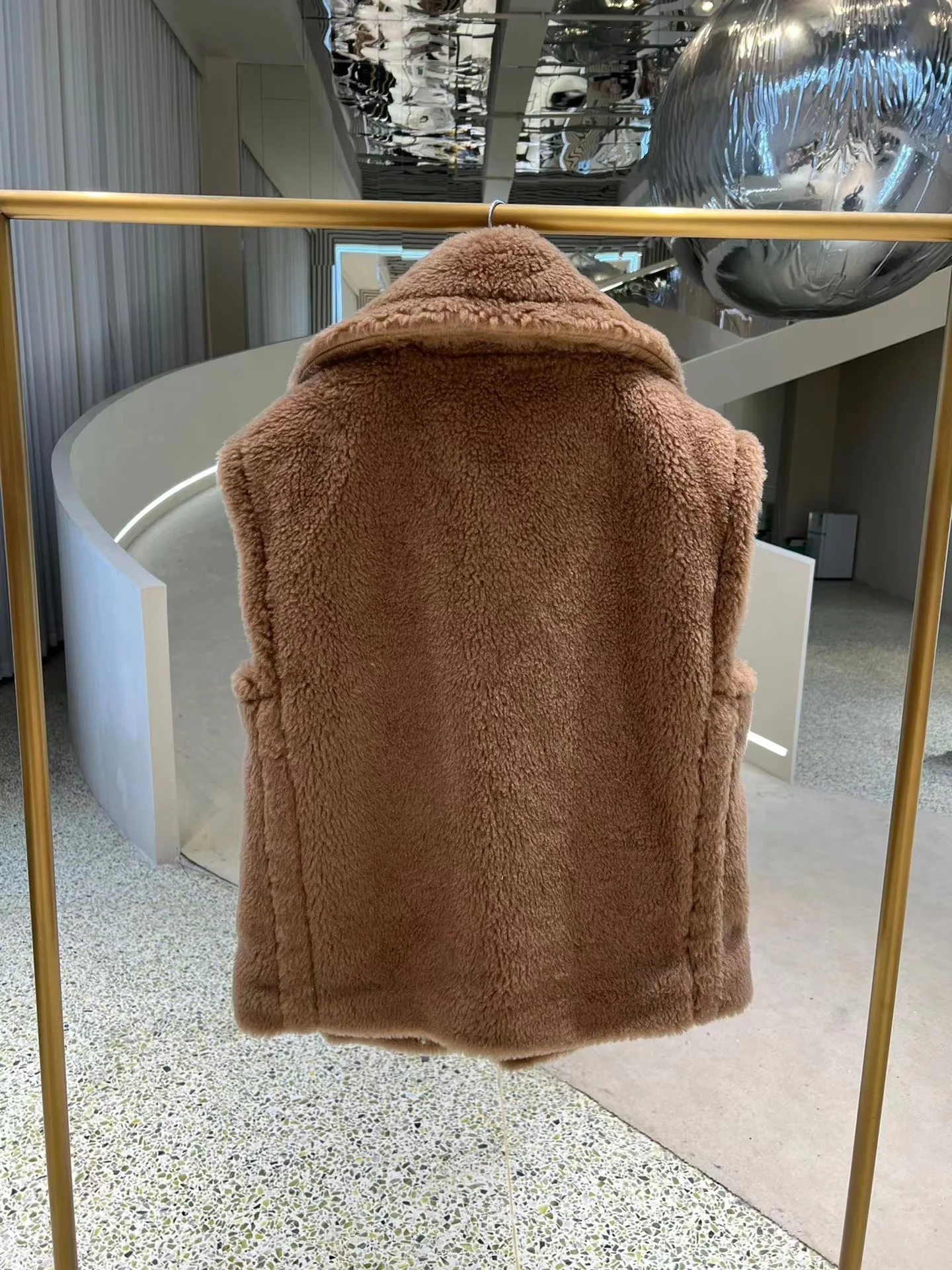 Teddy Bear Coat Camel Sleeveless Coat Winter Women Warm Jacket Sand Brown Alpaca Coat Women Loose Fashion Casual Commute 2022New